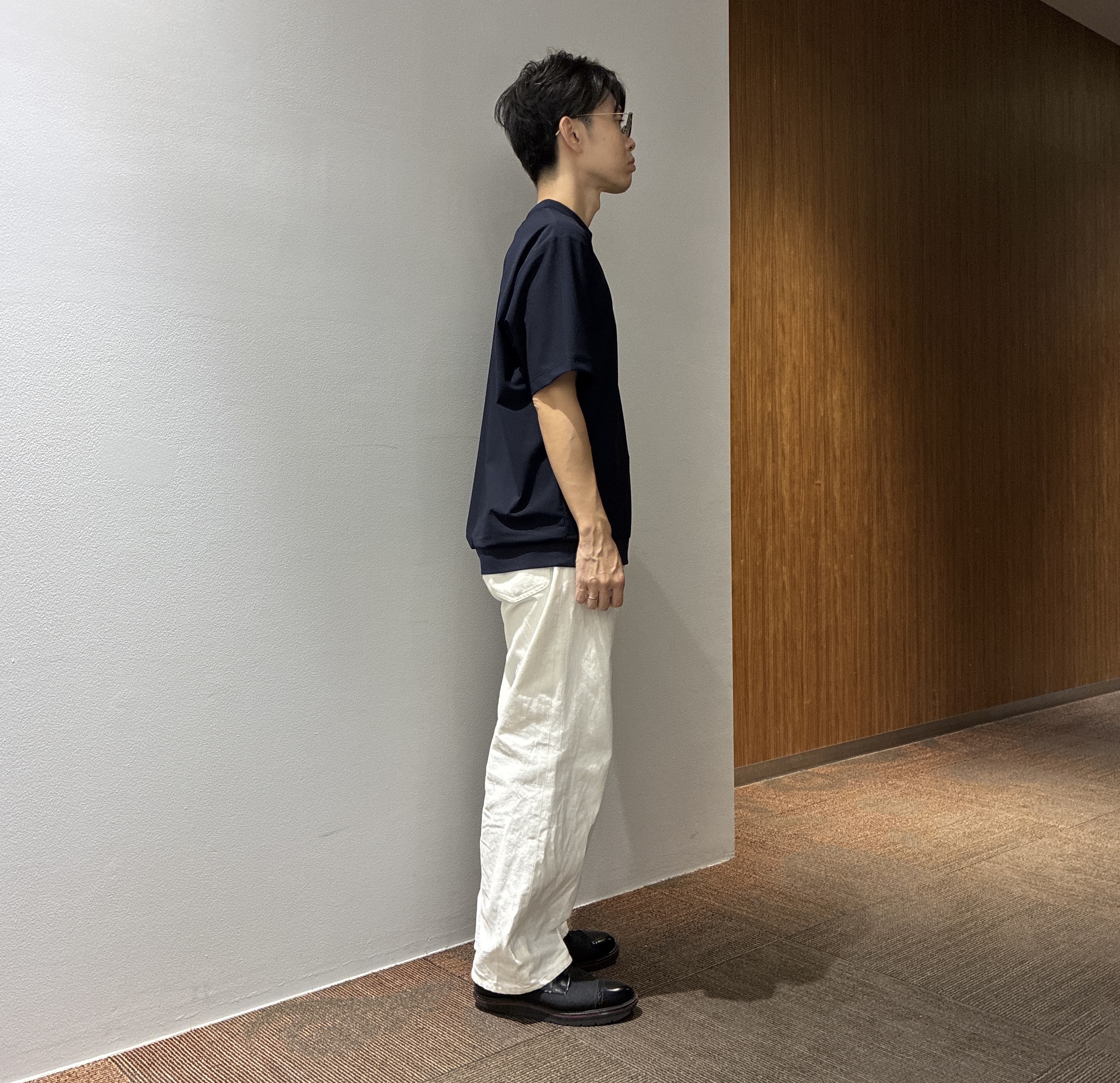 わいずみさんの「TAKEO KIKUCHI｜【抗菌防臭/シーズンレス】シアサッカーギンガムチェック ストレッチシャツ」を使ったコーディネート