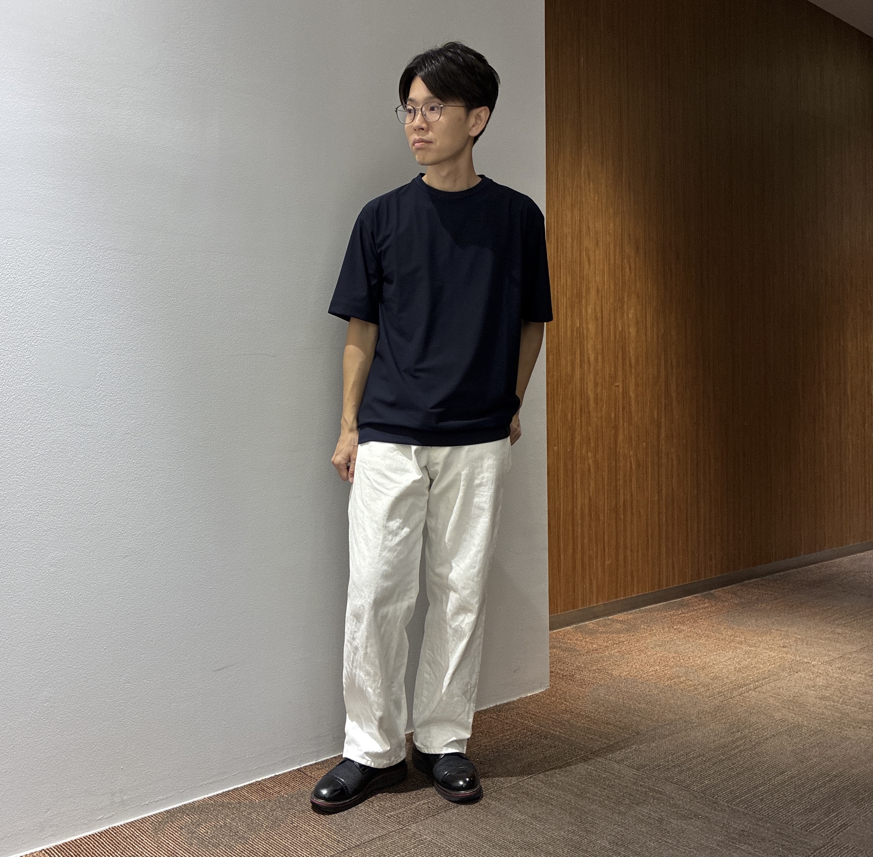 わいずみさんの「TAKEO KIKUCHI｜【抗菌防臭/シーズンレス】シアサッカーギンガムチェック ストレッチシャツ」を使ったコーディネート