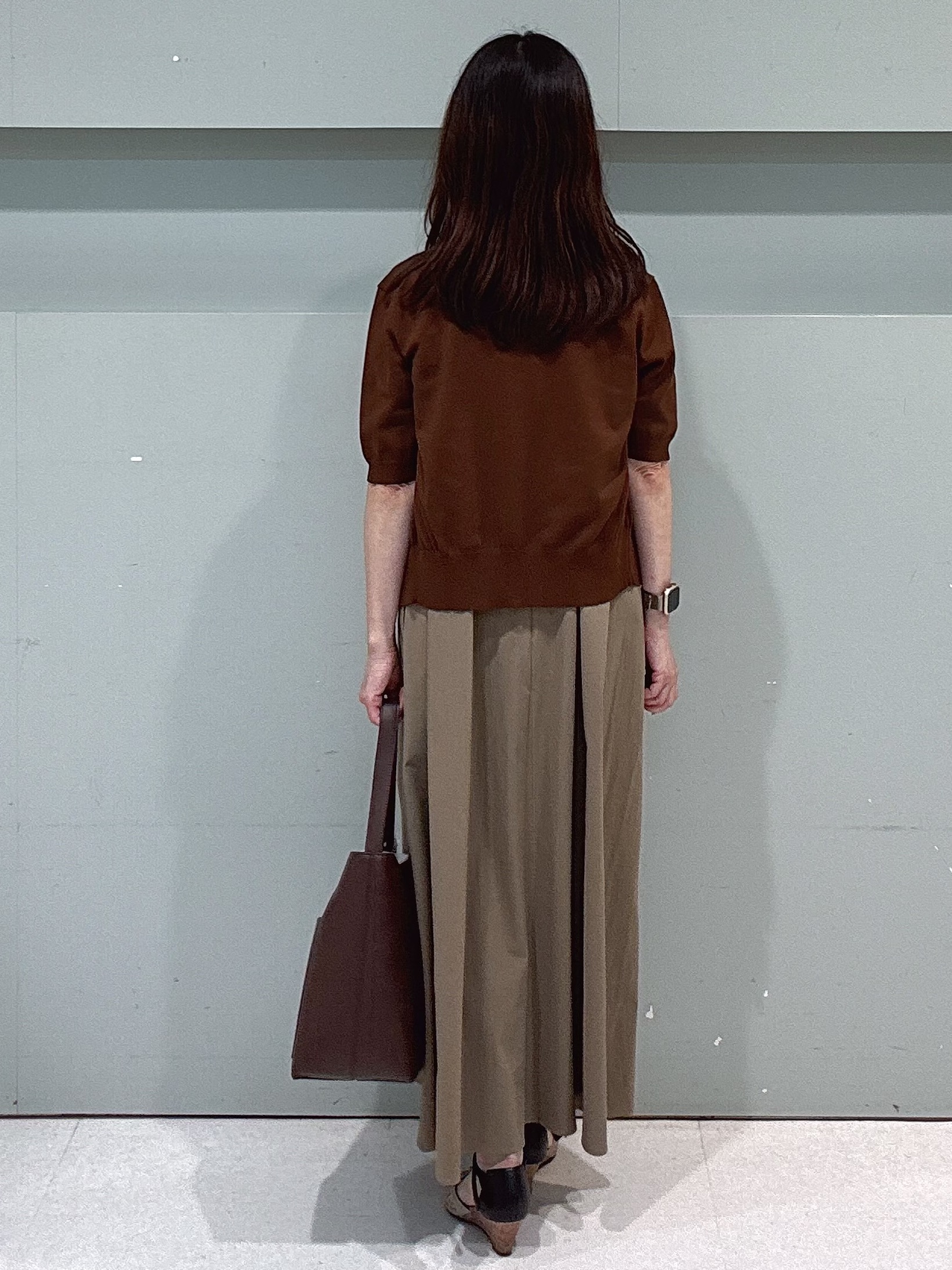 makiさんの「UNTITLED｜【すっきり秋羽織り/前開きボタン】ドライタッチ5分袖カーディガン」を使ったコーディネート