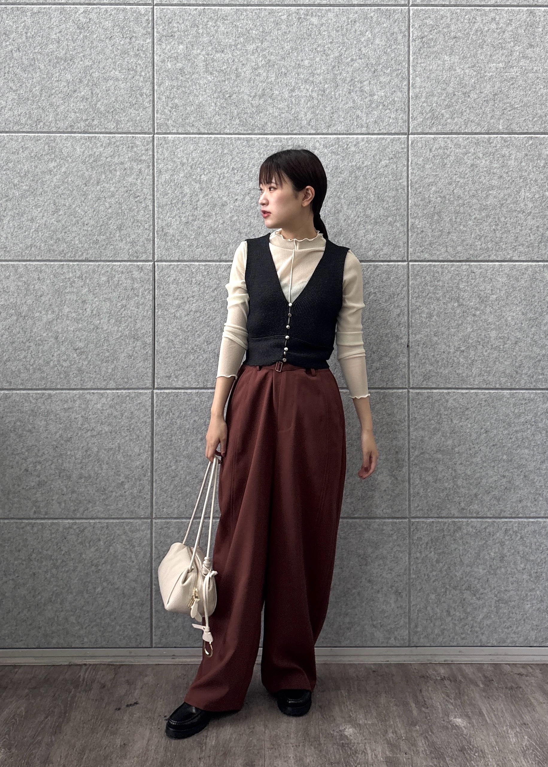 Renoさんの「INDIVI｜シアーラメハイネックカットソー」を使ったコーディネート