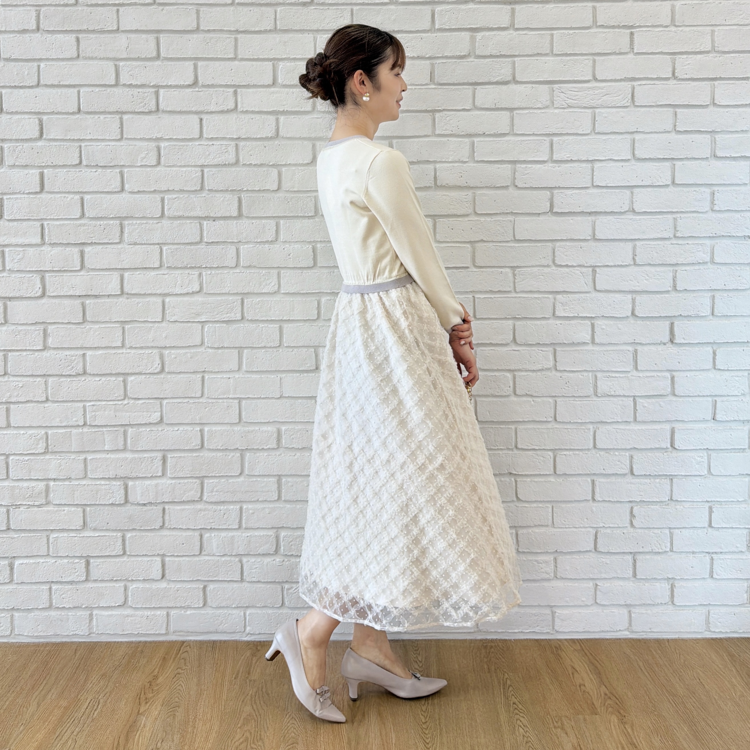 makiさんの「Couture brooch｜【チュールの上品な揺れ・セットアップ可】ドッキング ニットワンピース」を使ったコーディネート