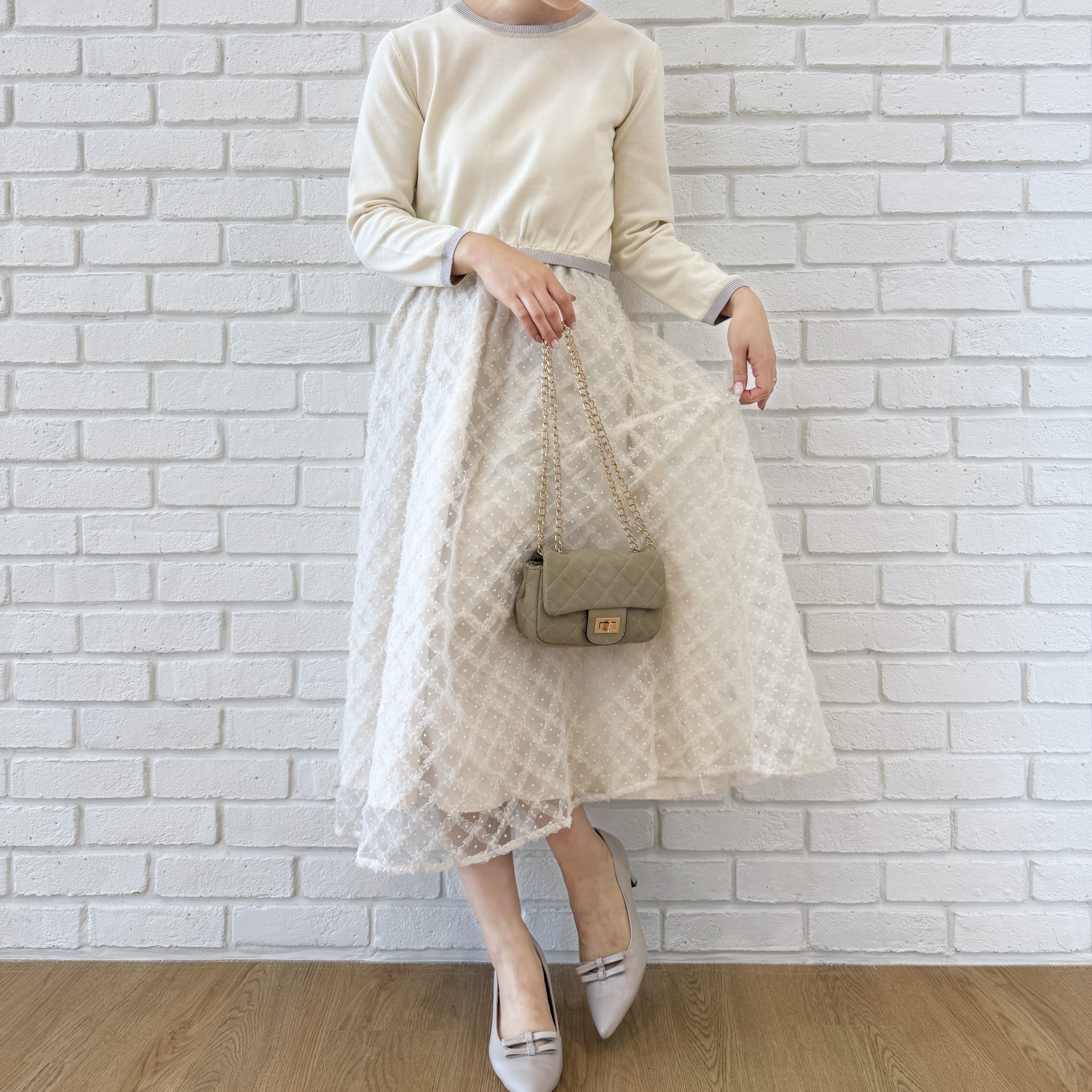 makiさんの「Couture brooch｜【チュールの上品な揺れ・セットアップ可】ドッキング ニットワンピース」を使ったコーディネート