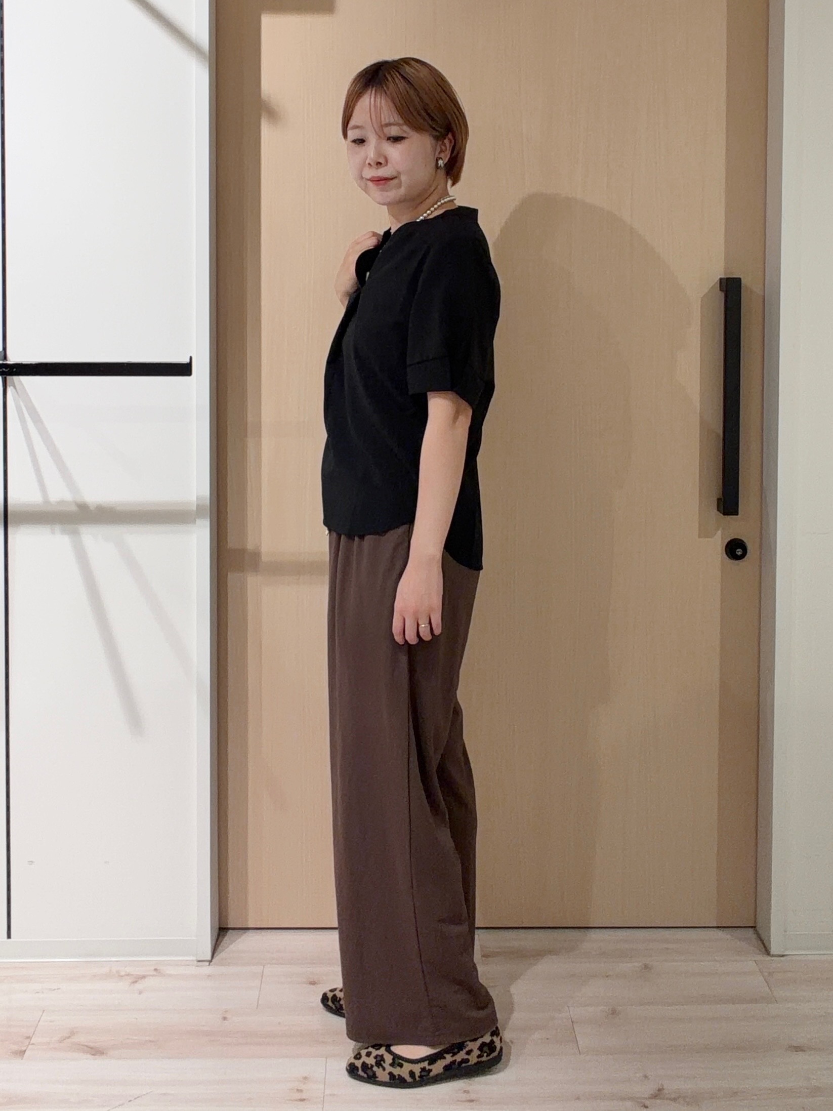 ひらしーさんの「SHOO･LA･RUE｜【洗濯後しわになりにくい/インせずきまる】シンプルだけど女性らしい 麻調スキッパーブラウス」を使ったコーディネート
