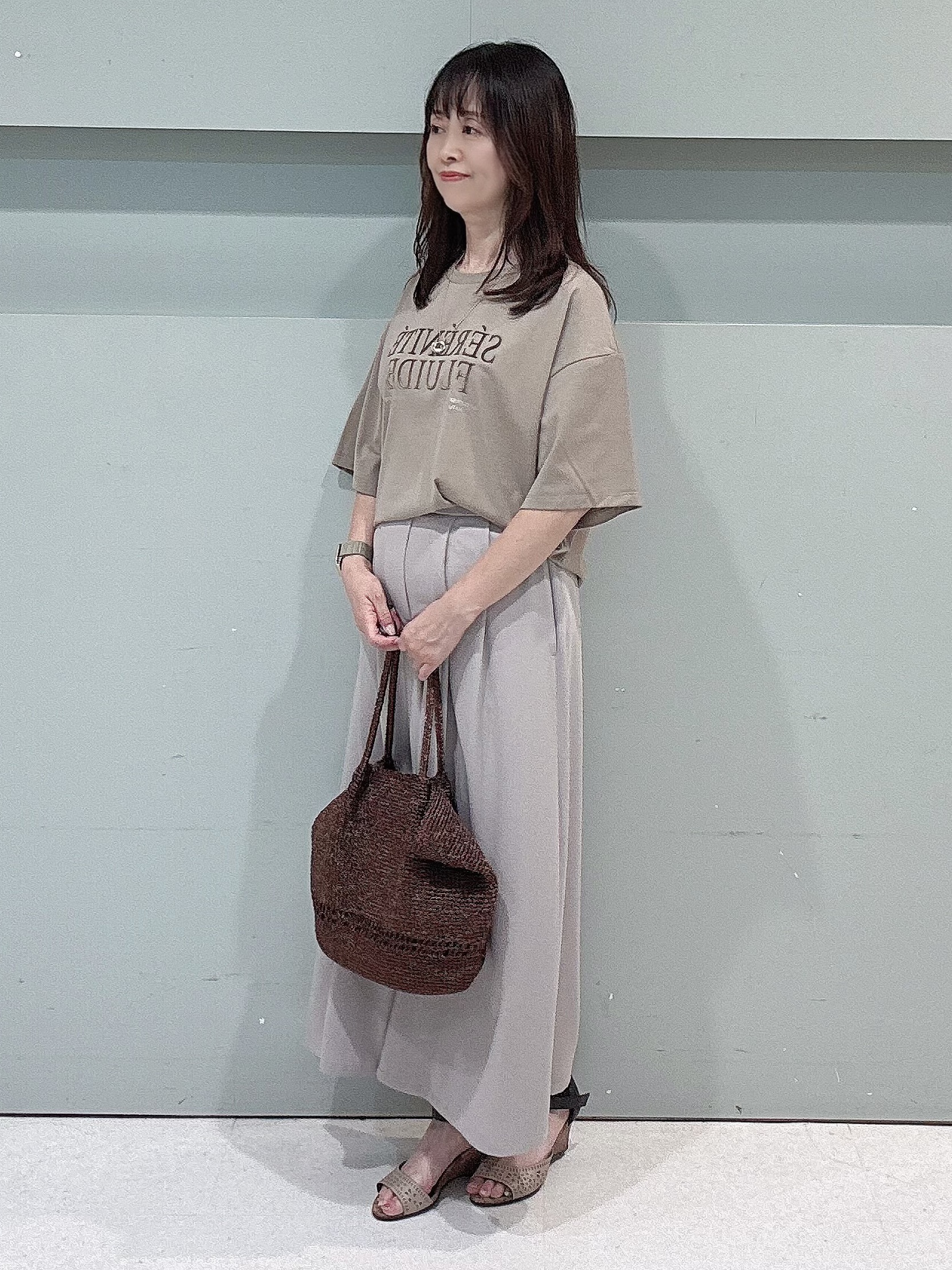 makiさんの「UNTITLED｜【丈感すっきり】ベロアプリントロゴT」を使ったコーディネート