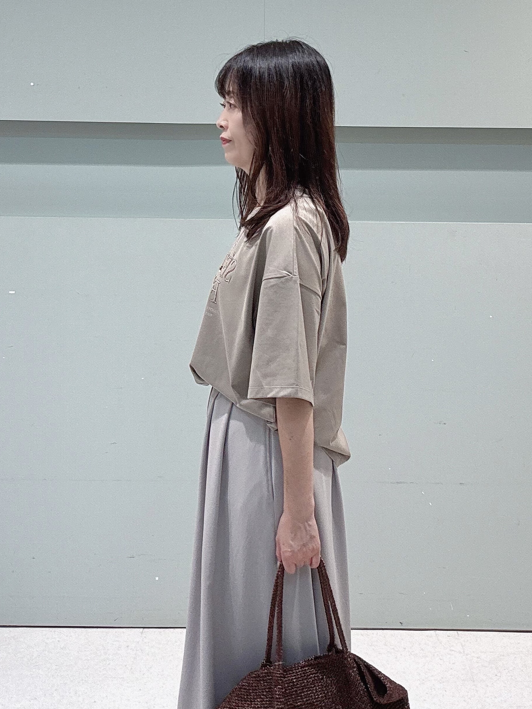 makiさんの「UNTITLED｜【丈感すっきり】ベロアプリントロゴT」を使ったコーディネート