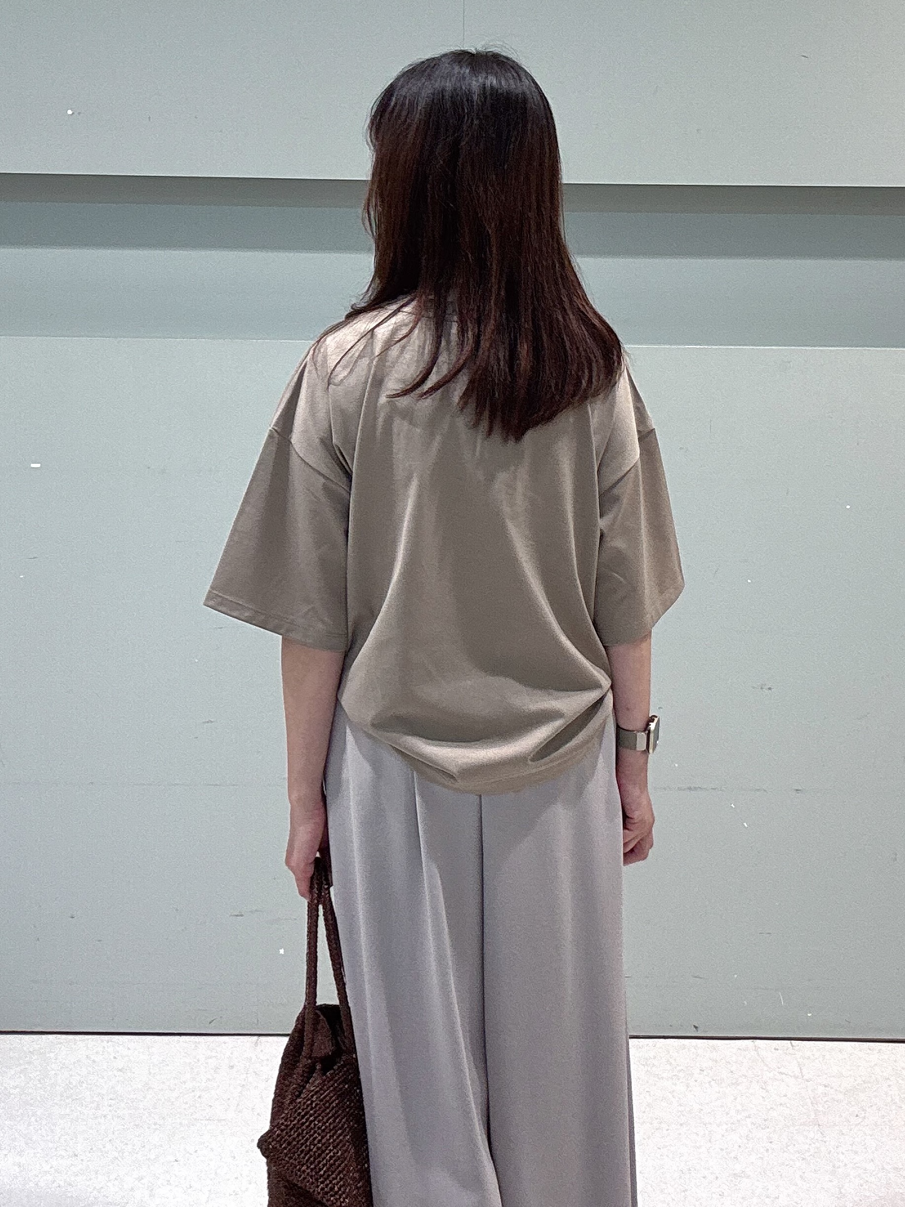 makiさんの「UNTITLED｜【丈感すっきり】ベロアプリントロゴT」を使ったコーディネート