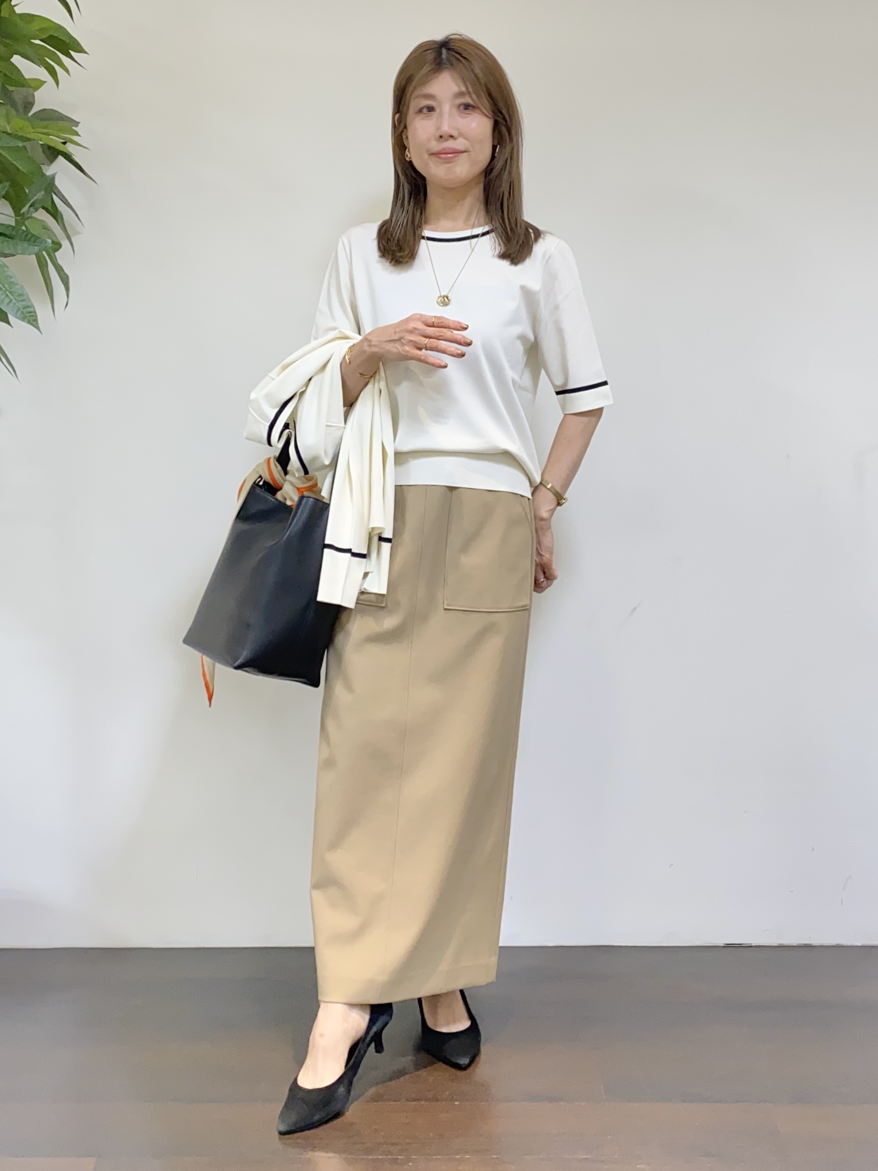 tomoさんの「UNTITLED｜【アンサンブル可能/秋羽織り】コンパクトニットカーディガン」を使ったコーディネート