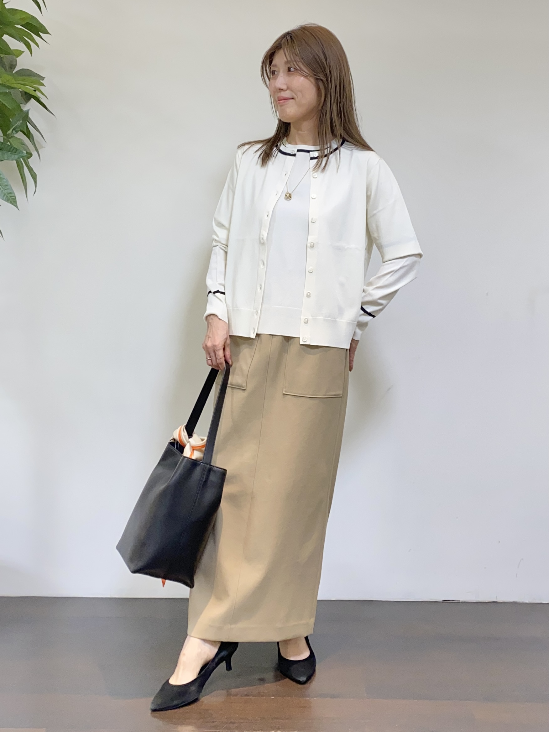 tomoさんの「UNTITLED｜【アンサンブル可能/秋羽織り】コンパクトニットカーディガン」を使ったコーディネート