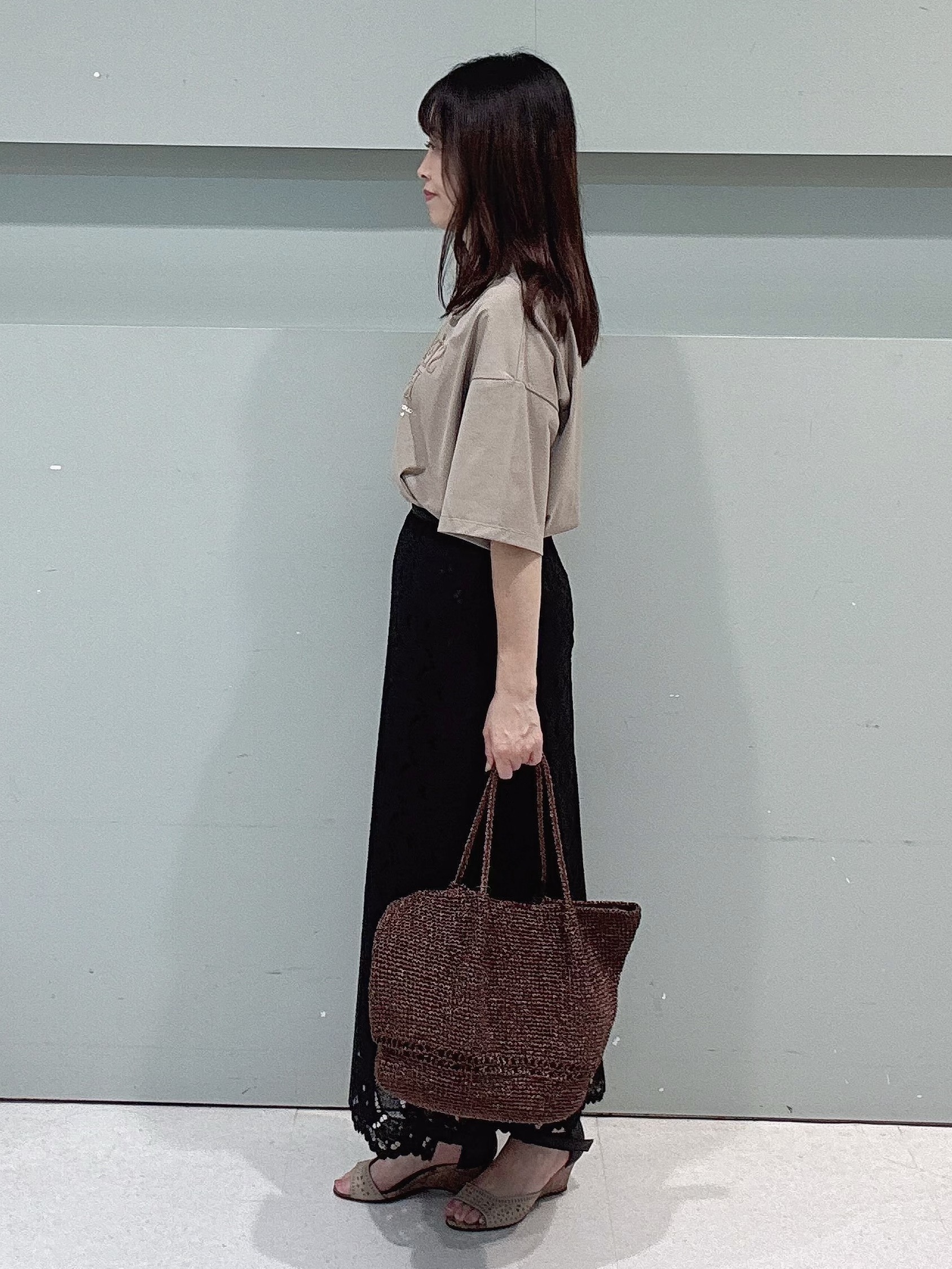 makiさんの「UNTITLED｜【丈感すっきり】ベロアプリントロゴT」を使ったコーディネート