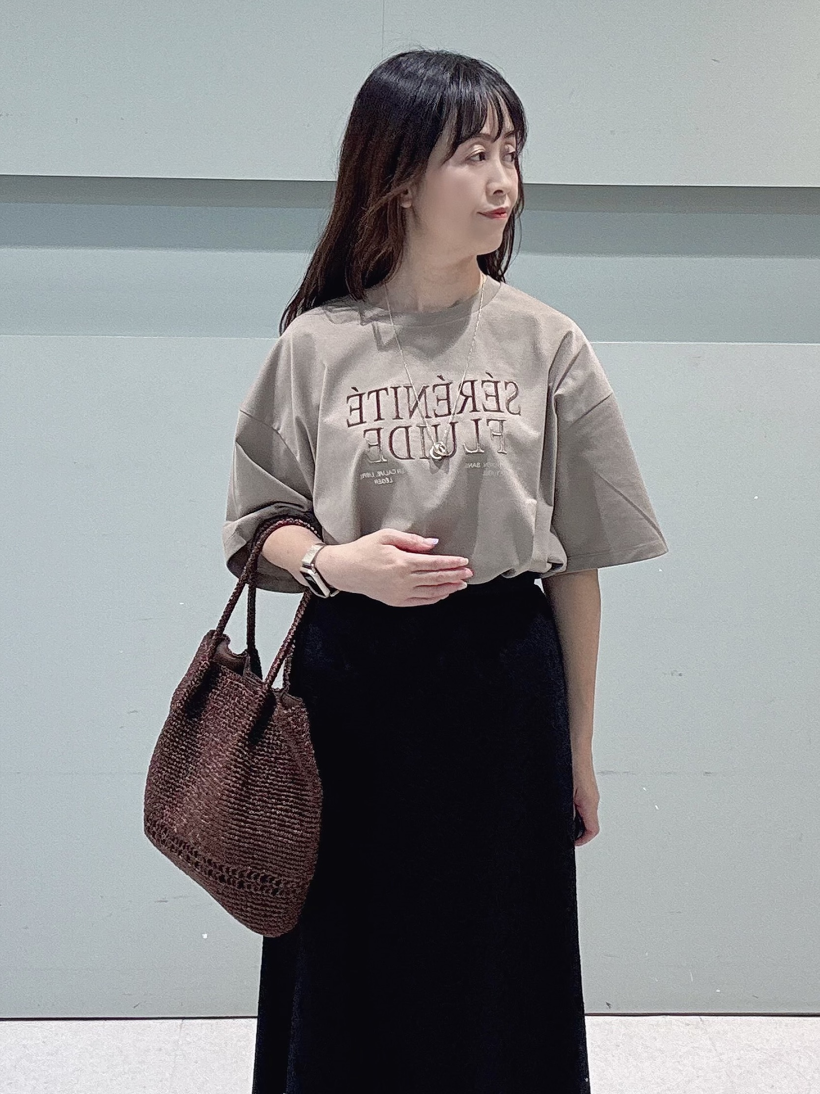 makiさんの「UNTITLED｜【丈感すっきり】ベロアプリントロゴT」を使ったコーディネート