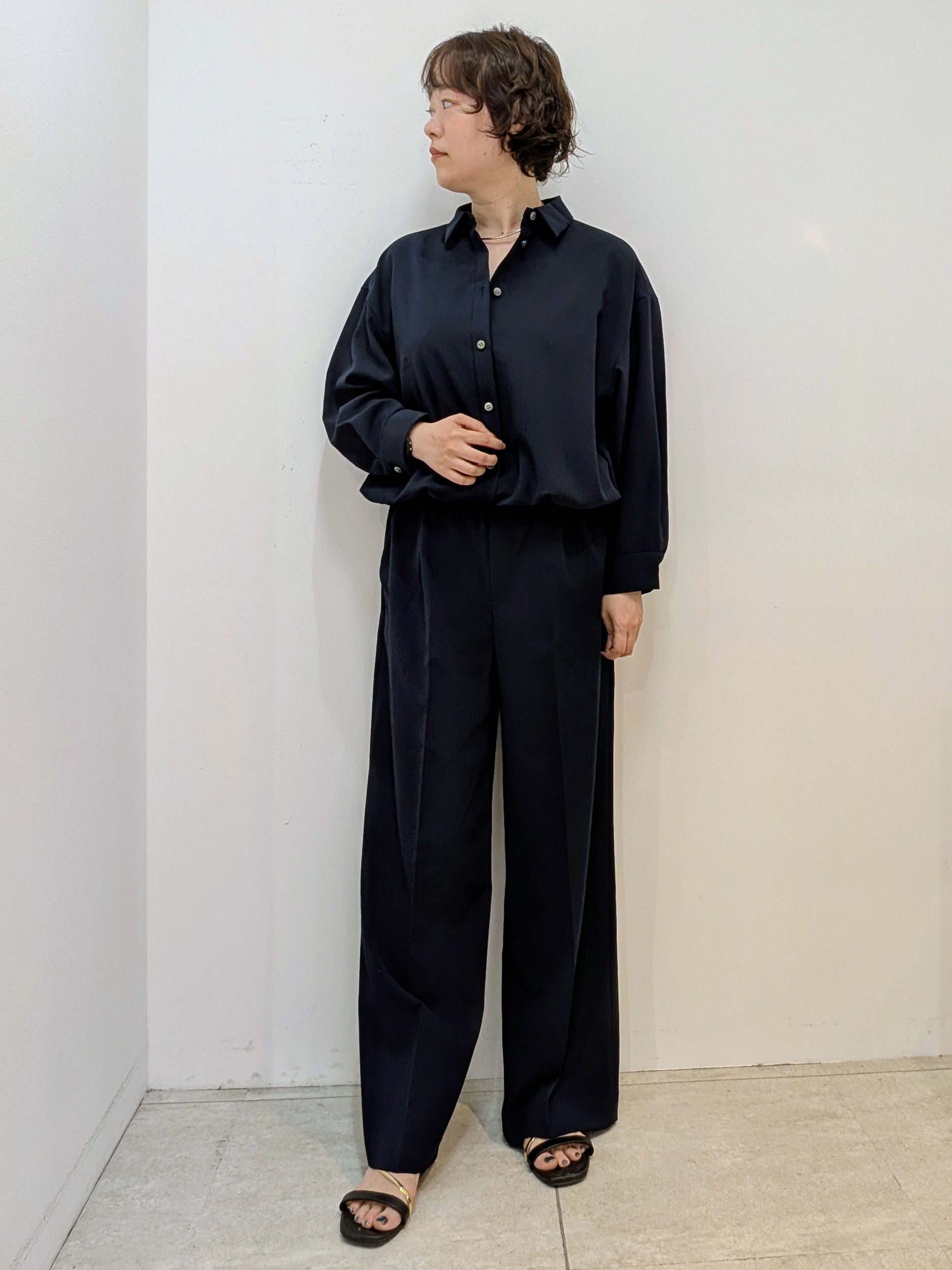 いこさんの「UNTITLED｜【秋羽織り/セットアップ可/UVカット】エアリークールドロストシャツ」を使ったコーディネート