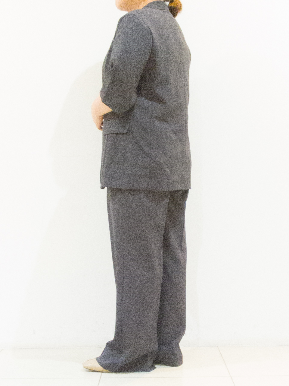 takedaさんの「UNTITLED｜【秋の通勤羽織/セットアップ可/UVカット】エアリークール半袖ジャケット」を使ったコーディネート