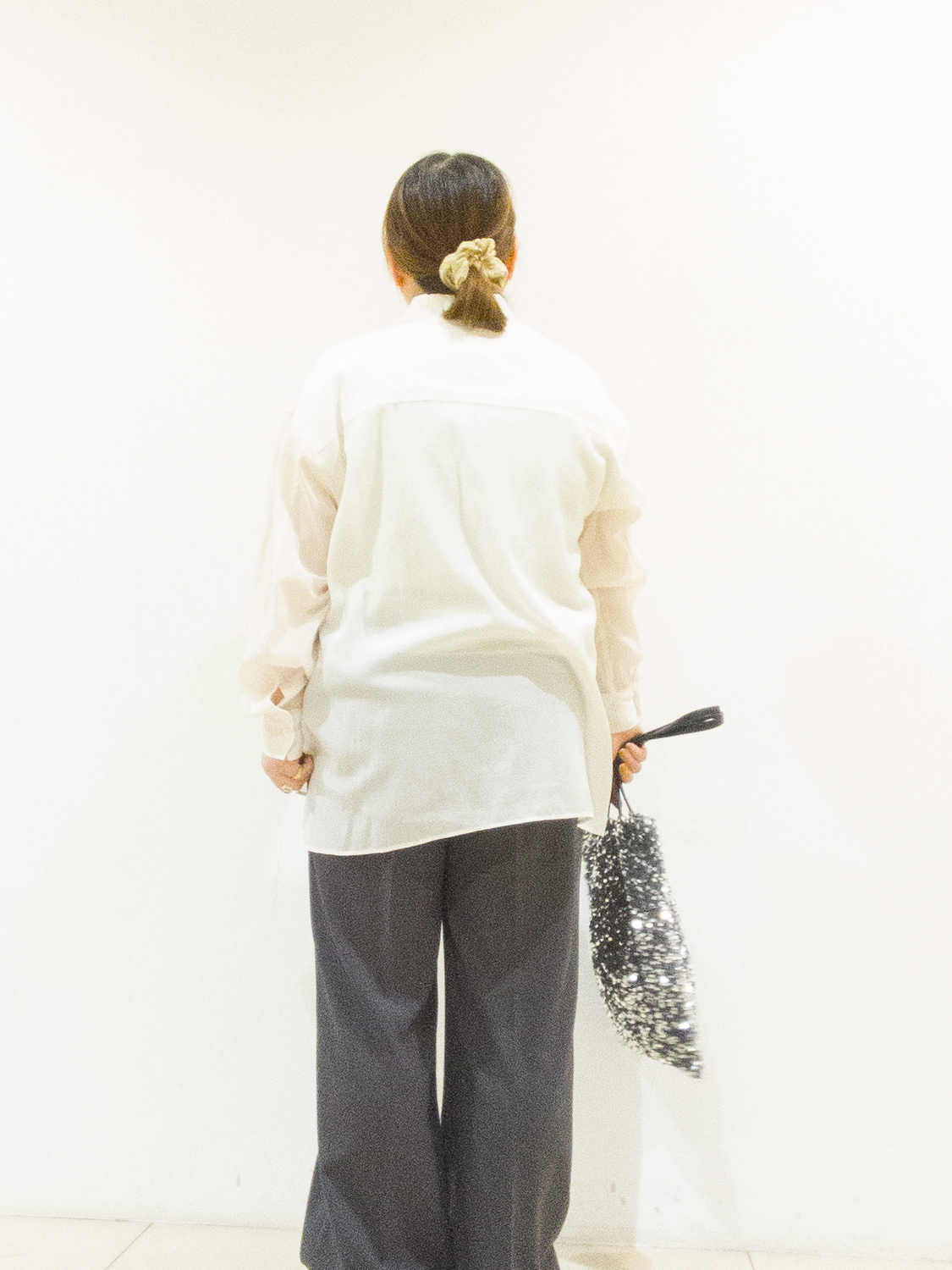 takedaさんの「UNTITLED｜【秋羽織り/肌に張り付きにくい】シルキータッチシアーシャツ」を使ったコーディネート