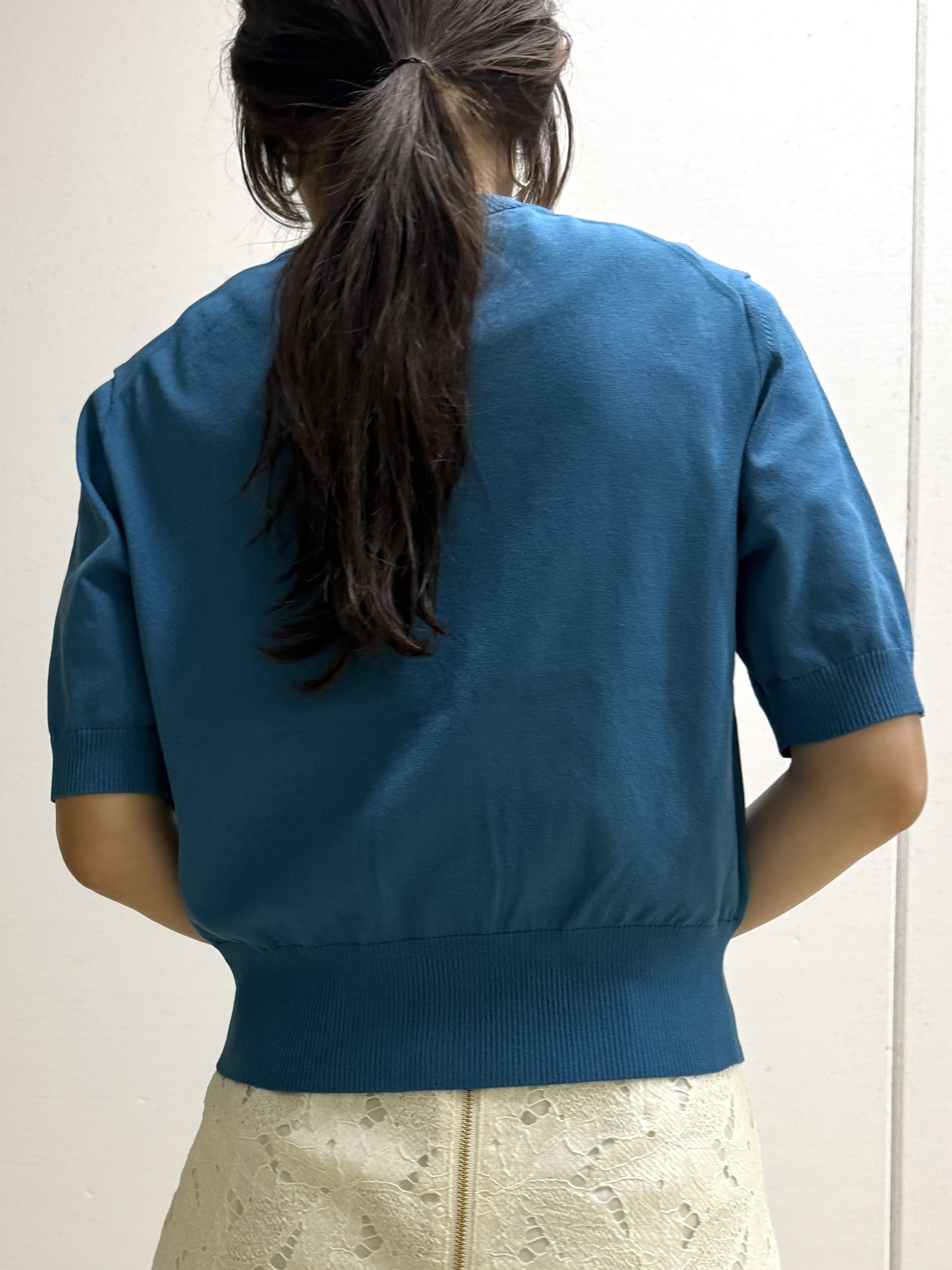 mamiさんの「INDIVI｜【すっきり秋羽織り/前開きボタン】ドライタッチ5分袖カーディガン」を使ったコーディネート