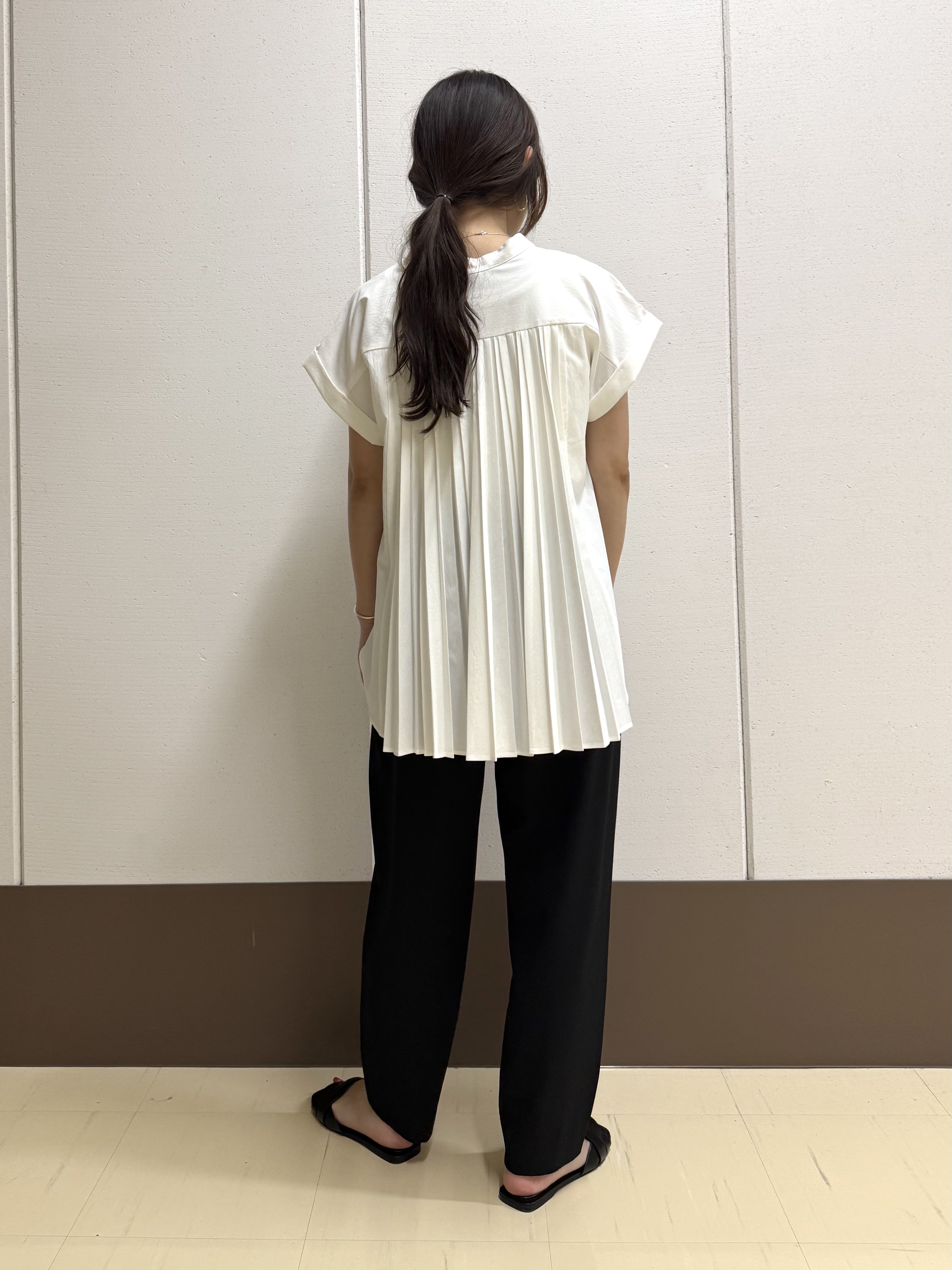 mamiさんの「INDIVI｜【吸水速乾/接触冷感】バックプリーツデザインブラウス」を使ったコーディネート
