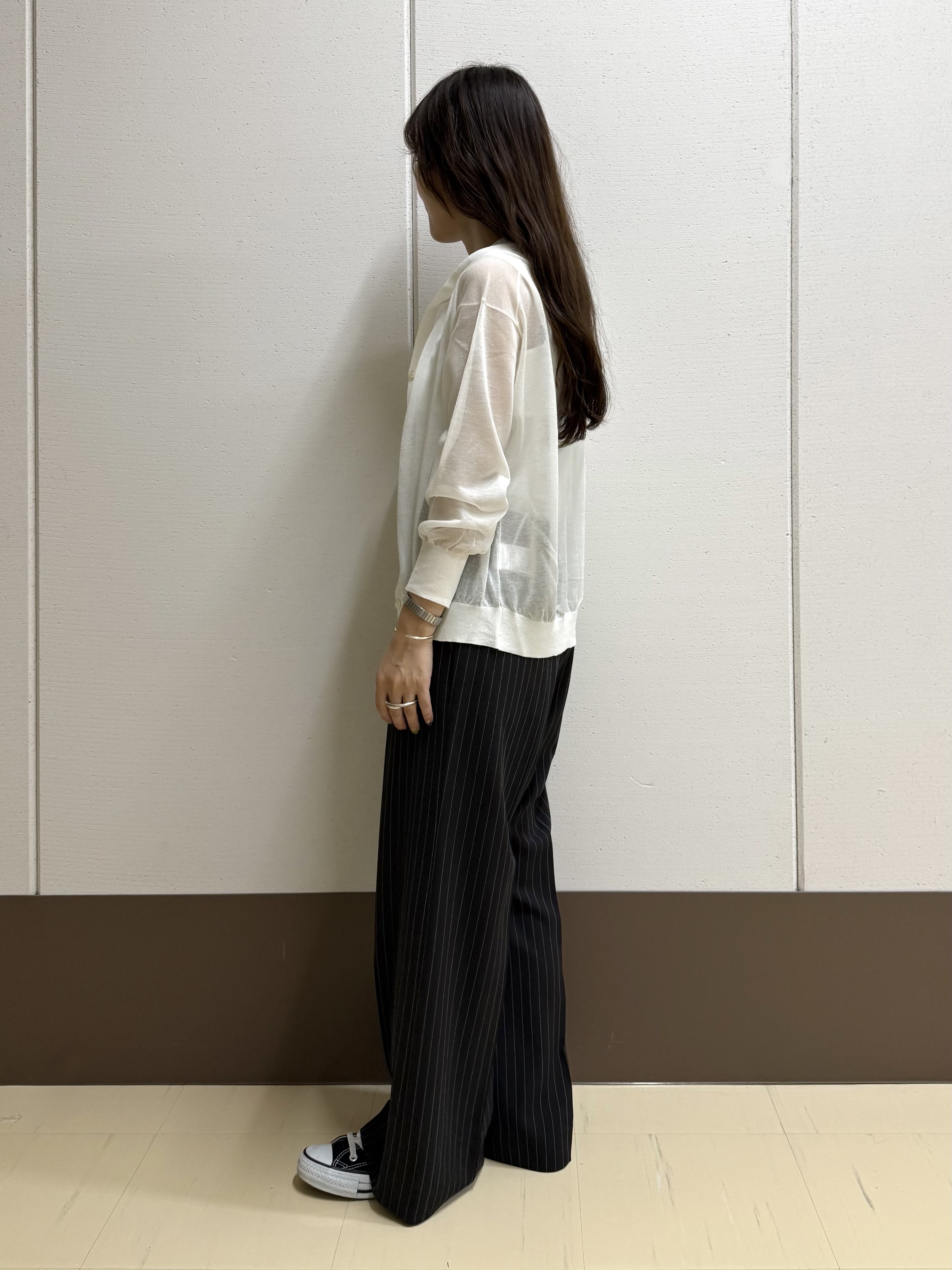 mamiさんの「INDIVI｜【秋羽織／洗える／シアー】フーディー カーディガンニット」を使ったコーディネート