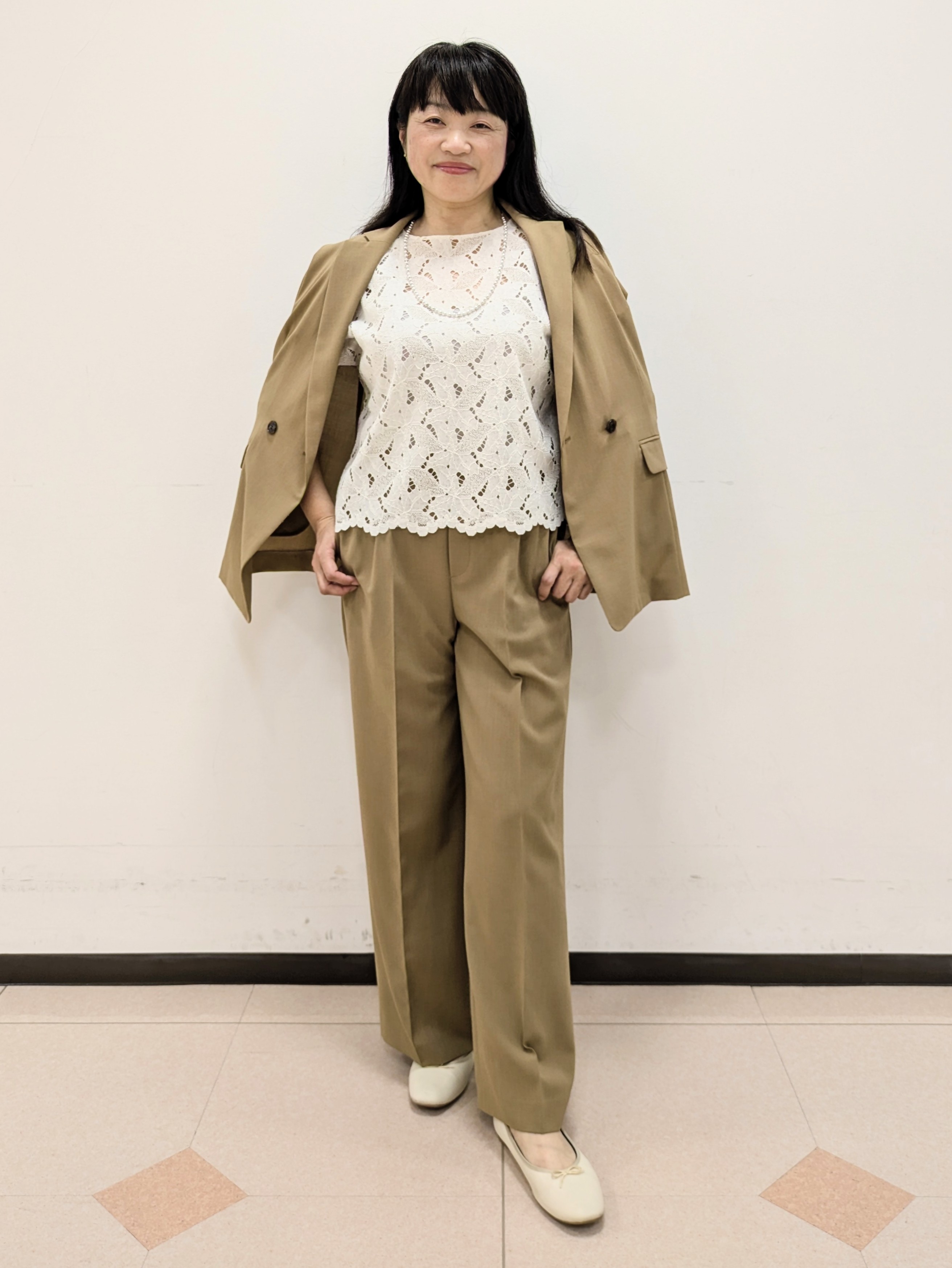 ともさんの「UNTITLED｜【秋の通勤羽織/セットアップ可/UVカット】エアリークール半袖ジャケット」を使ったコーディネート