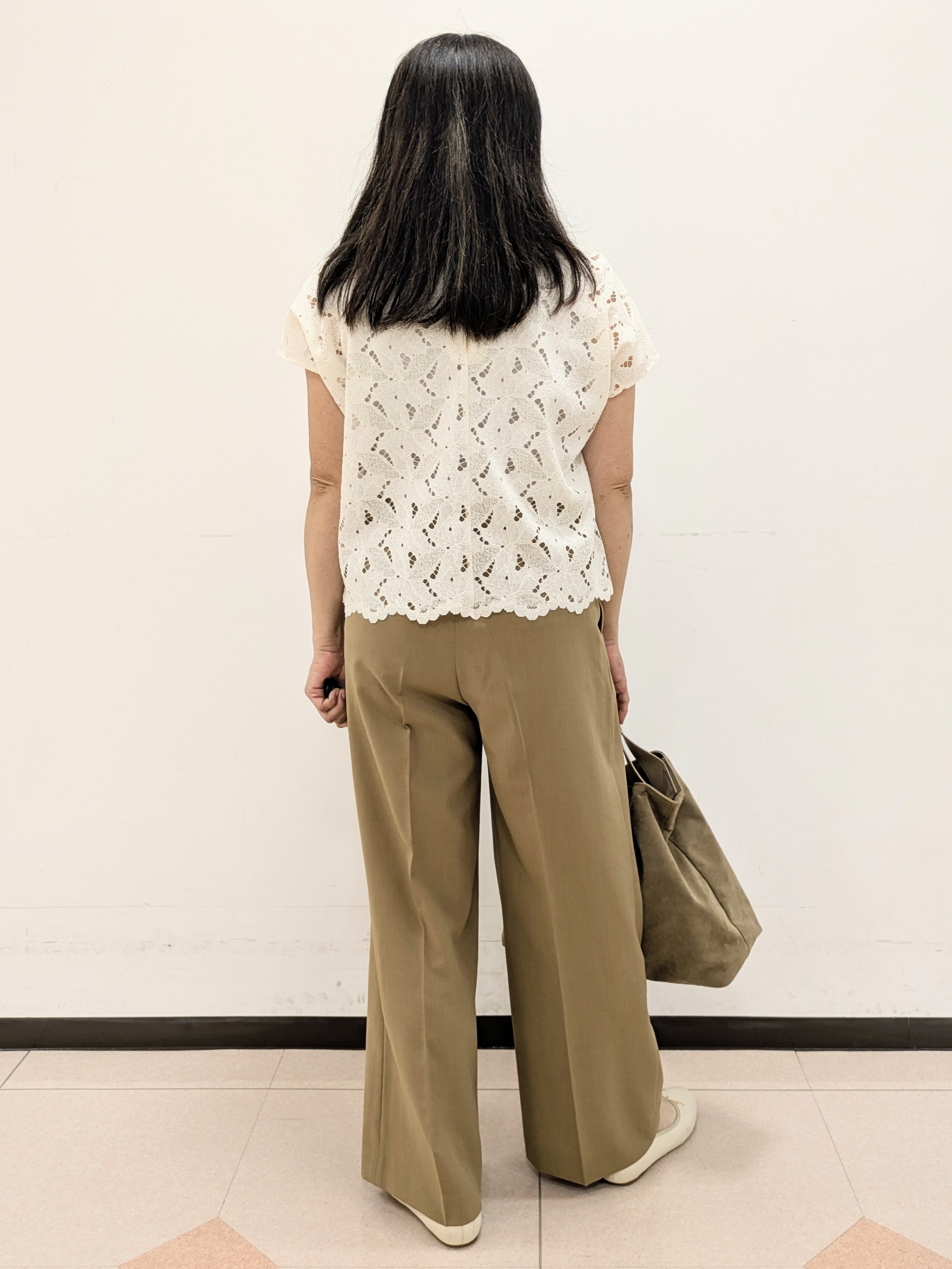 ともさんの「UNTITLED｜【秋の通勤羽織/セットアップ可/UVカット】エアリークール半袖ジャケット」を使ったコーディネート