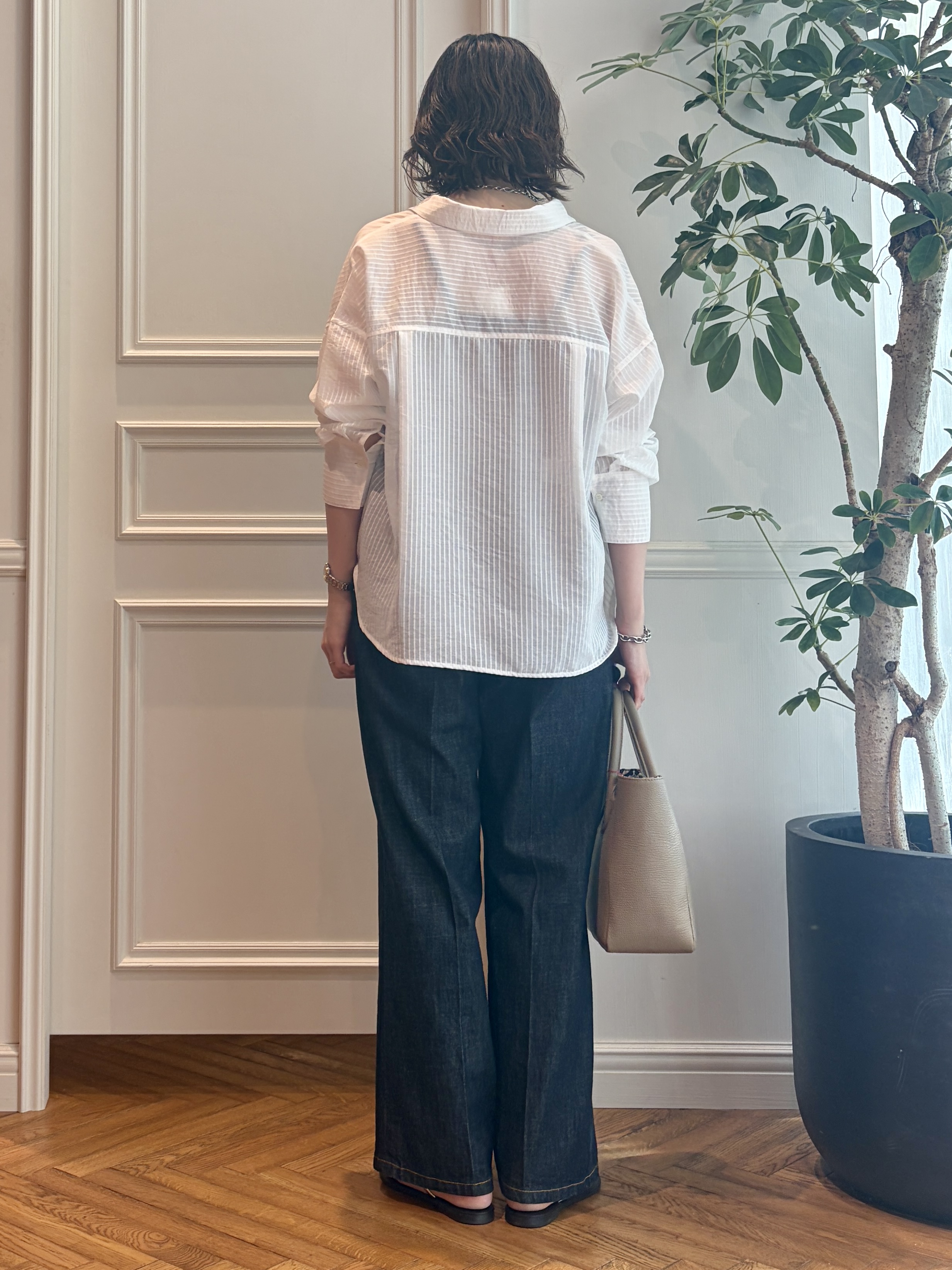 nakaoさんの「DRESSTERIOR｜【otonaMUSE5月号掲載】センタープレス ワイドストレートデニム」を使ったコーディネート