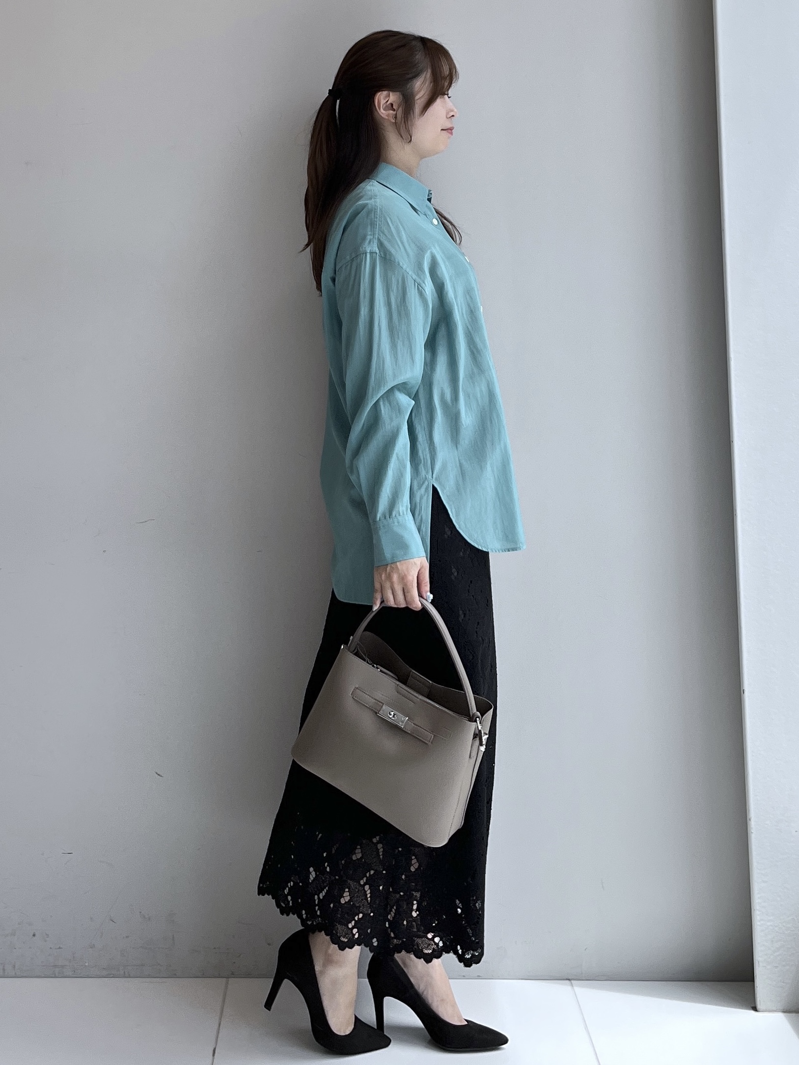 Saekoさんの「UNTITLED｜【秋羽織り/肌に張り付きにくい】シルキータッチシアーシャツ」を使ったコーディネート