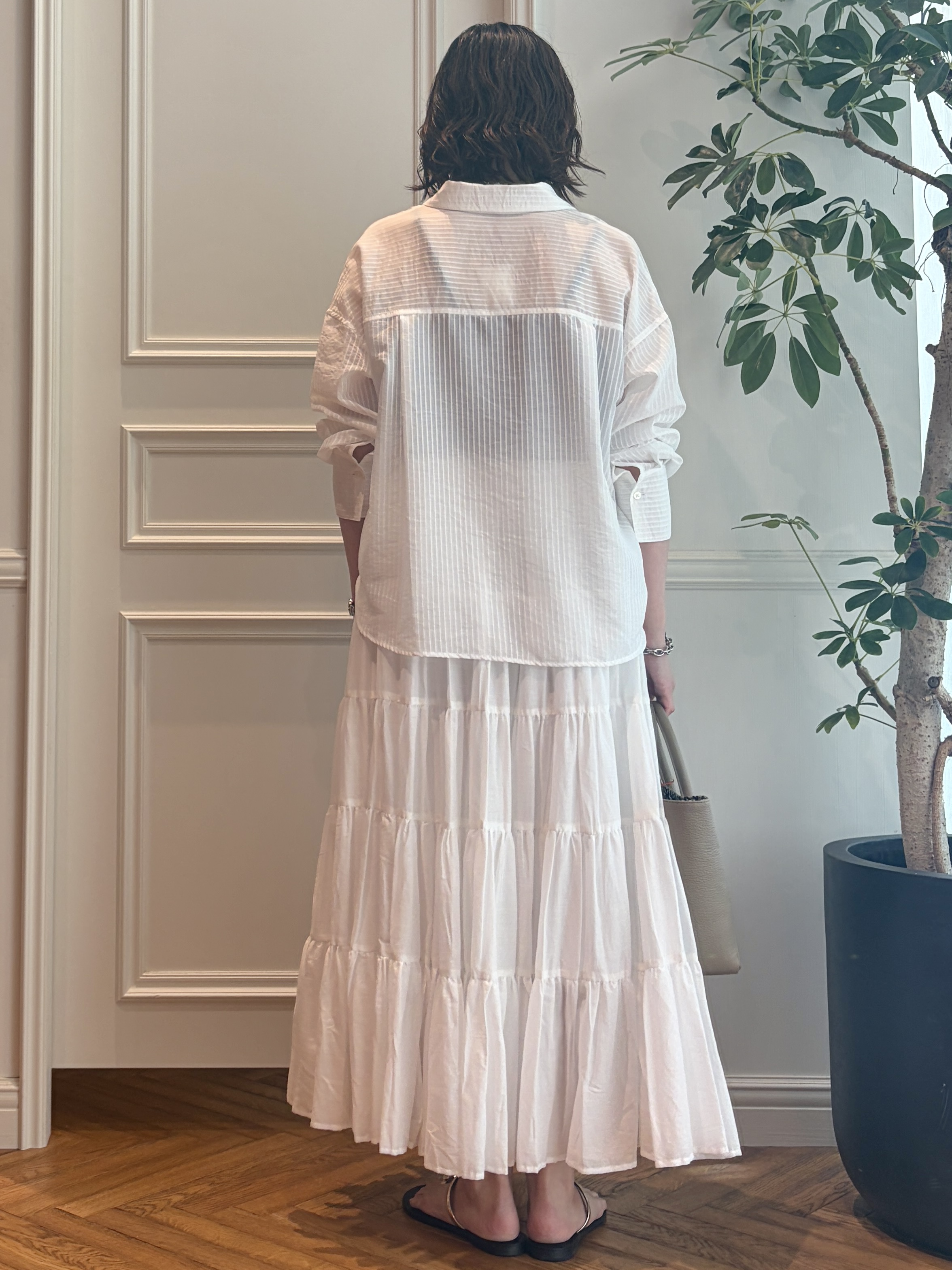 nakaoさんの「DRESSTERIOR｜◆シアーストライプクロップドシャツ」を使ったコーディネート