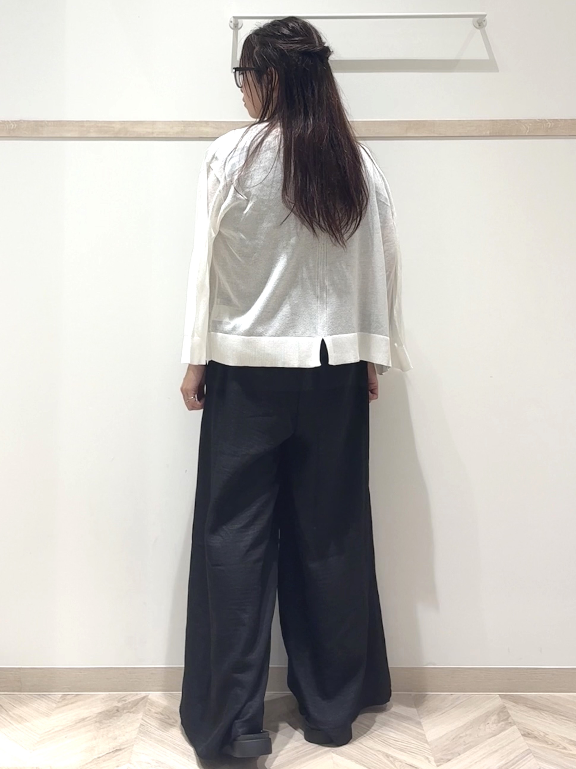 nanaさんの「SHOO･LA･RUE｜【洗濯機可/S-LL】オンにもオフにも マルチに使えるボタンレスカーディガン」を使ったコーディネート