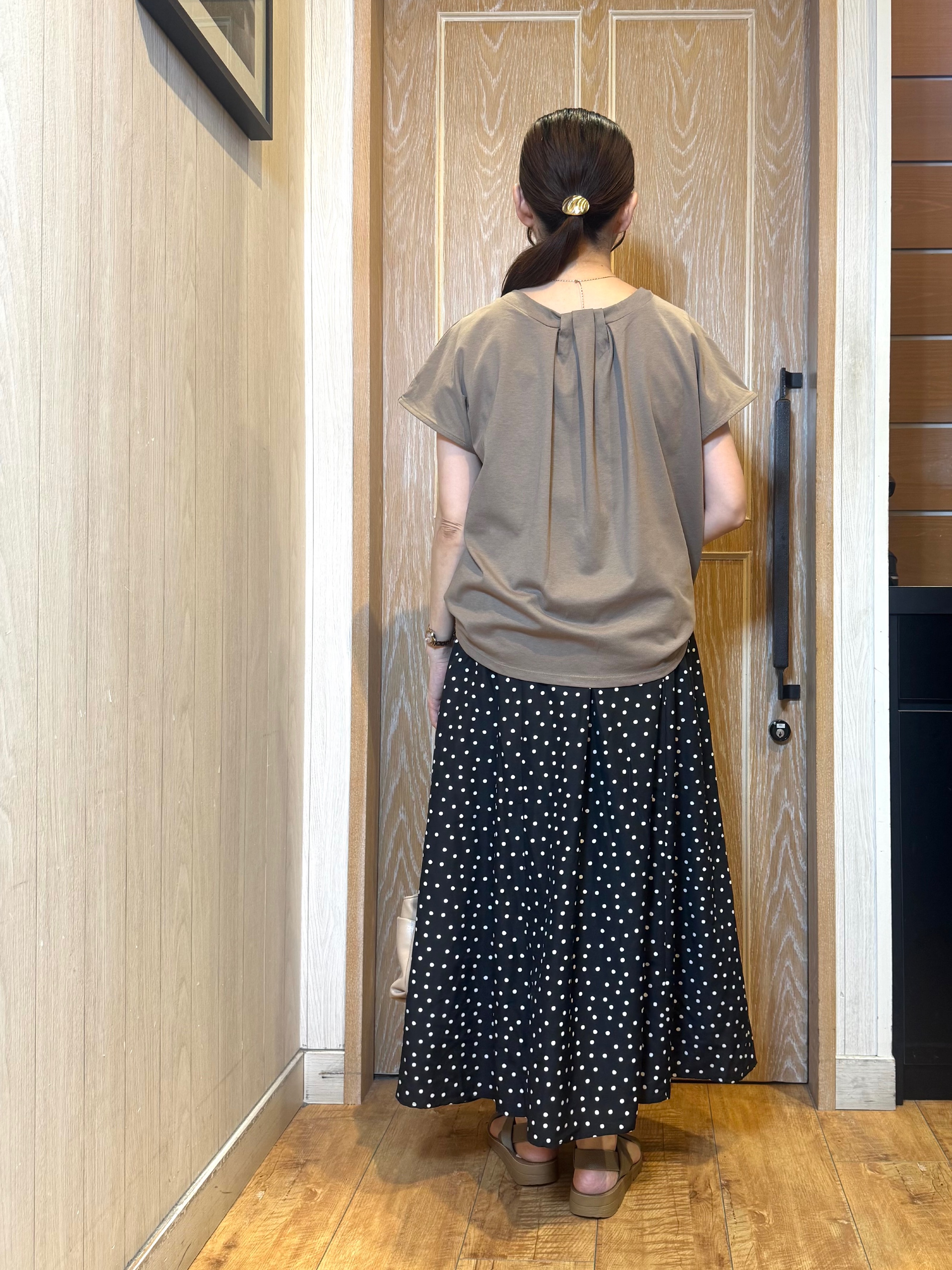 KAORIさんの「SHOO･LA･RUE｜【ひんやり/前後2WAY/S-LL】楽に着られて好印象 やわらかトップス」を使ったコーディネート