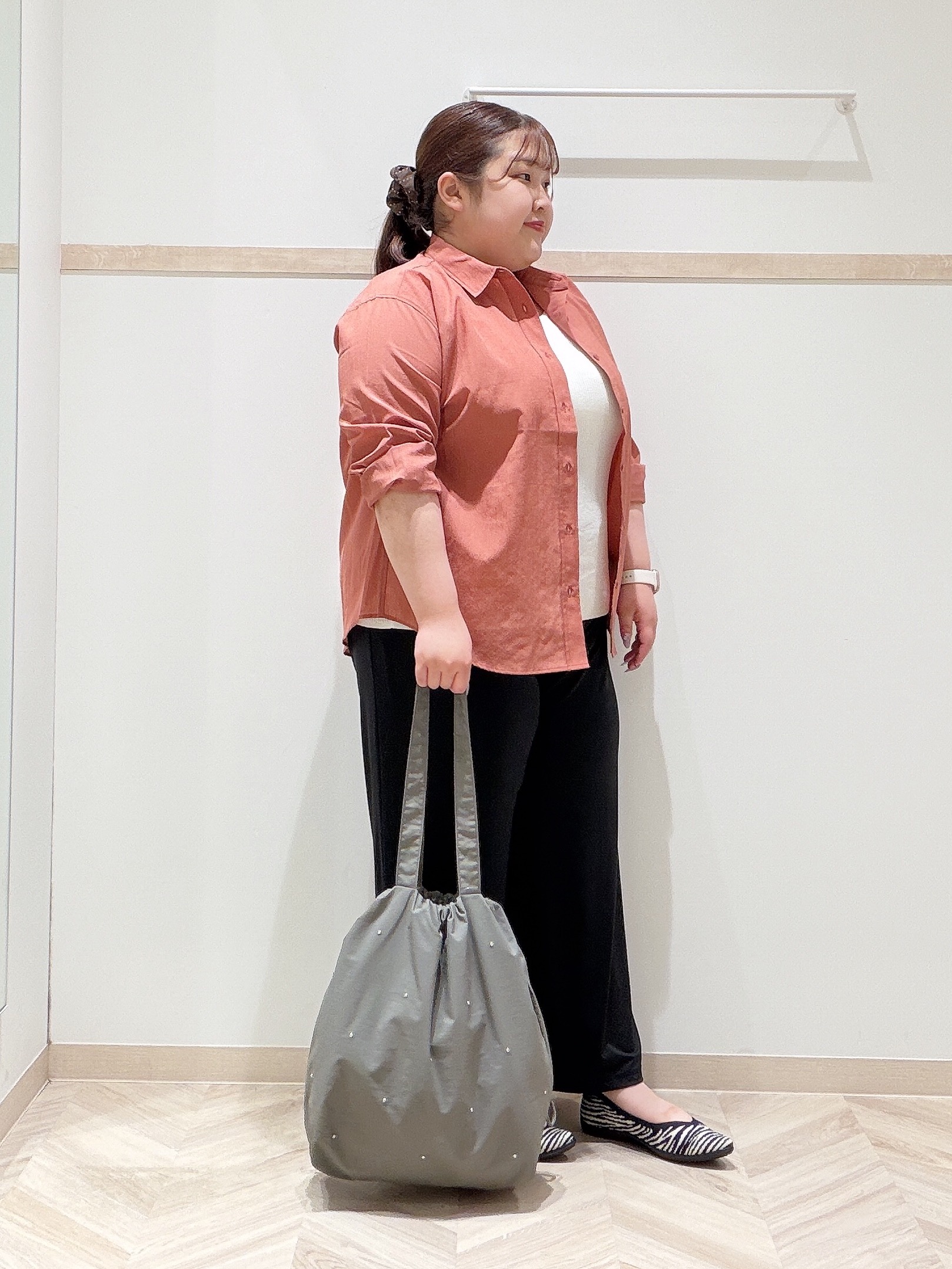 ゆめかさんの「SHOO･LA･RUE｜【通気性〇/S-LL/洗濯機可】羽織にも使いやすい きちんとベーシックシャツ」を使ったコーディネート