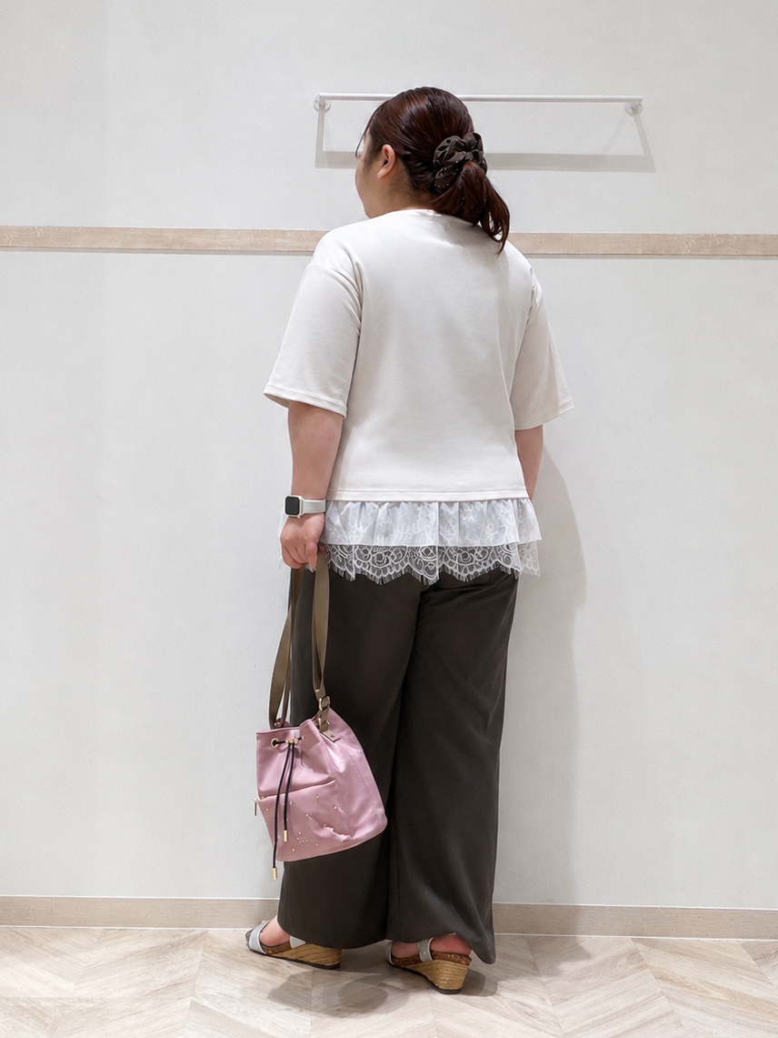 ゆめかさんの「SHOO･LA･RUE｜【UV/抗菌防臭/S-LL】1枚でサマ見え 裾レースTシャツ」を使ったコーディネート