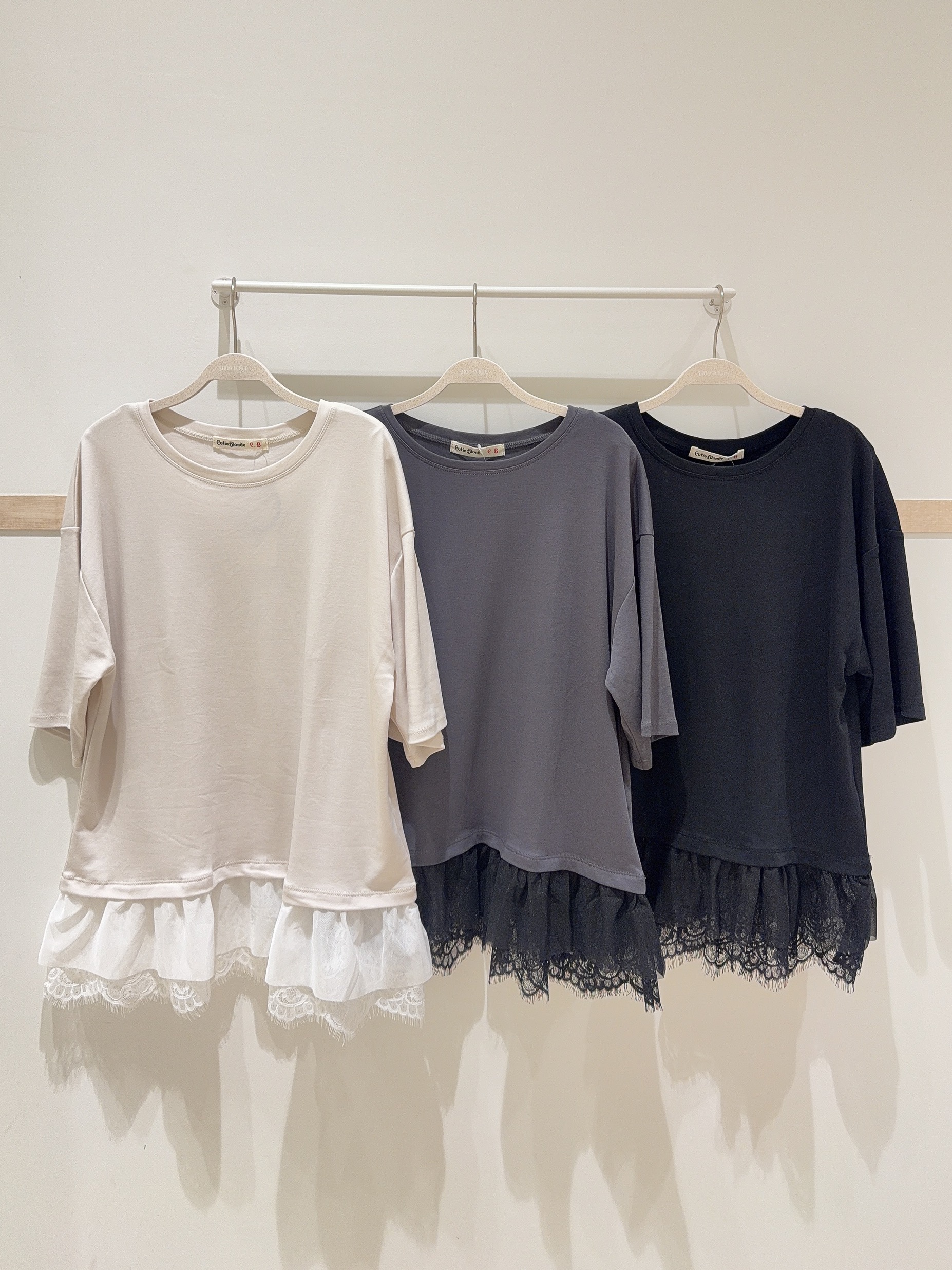 ゆめかさんの「SHOO･LA･RUE｜【UV/抗菌防臭/S-LL】1枚でサマ見え 裾レースTシャツ」を使ったコーディネート