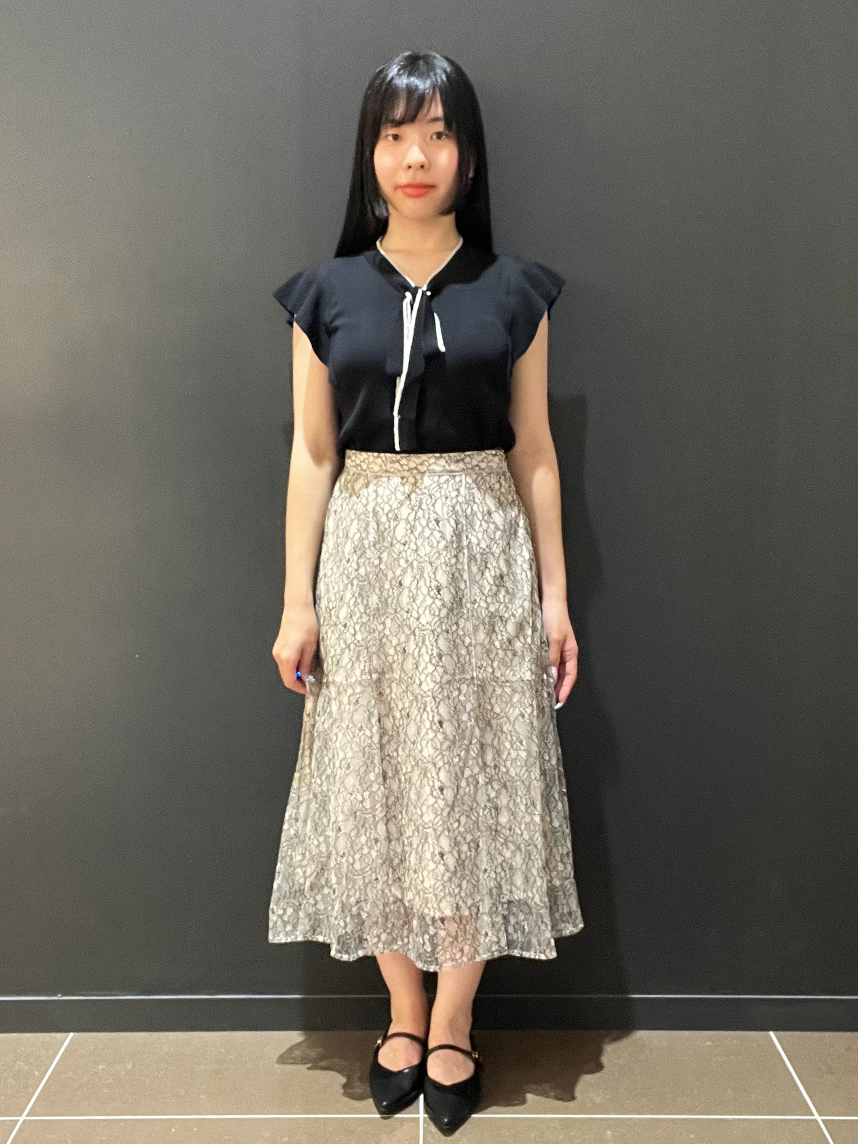 yunさんの「OPAQUE.CLIP｜【UVケア／接触冷感】バイカラーボウタイフリルトップス《洗濯機OK》」を使ったコーディネート