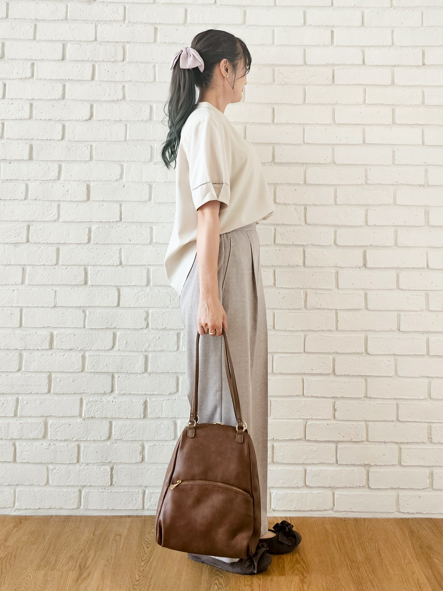 ゆゆさんの「SHOO･LA･RUE｜【洗濯後しわになりにくい/インせずきまる】シンプルだけど女性らしい 麻調スキッパーブラウス」を使ったコーディネート