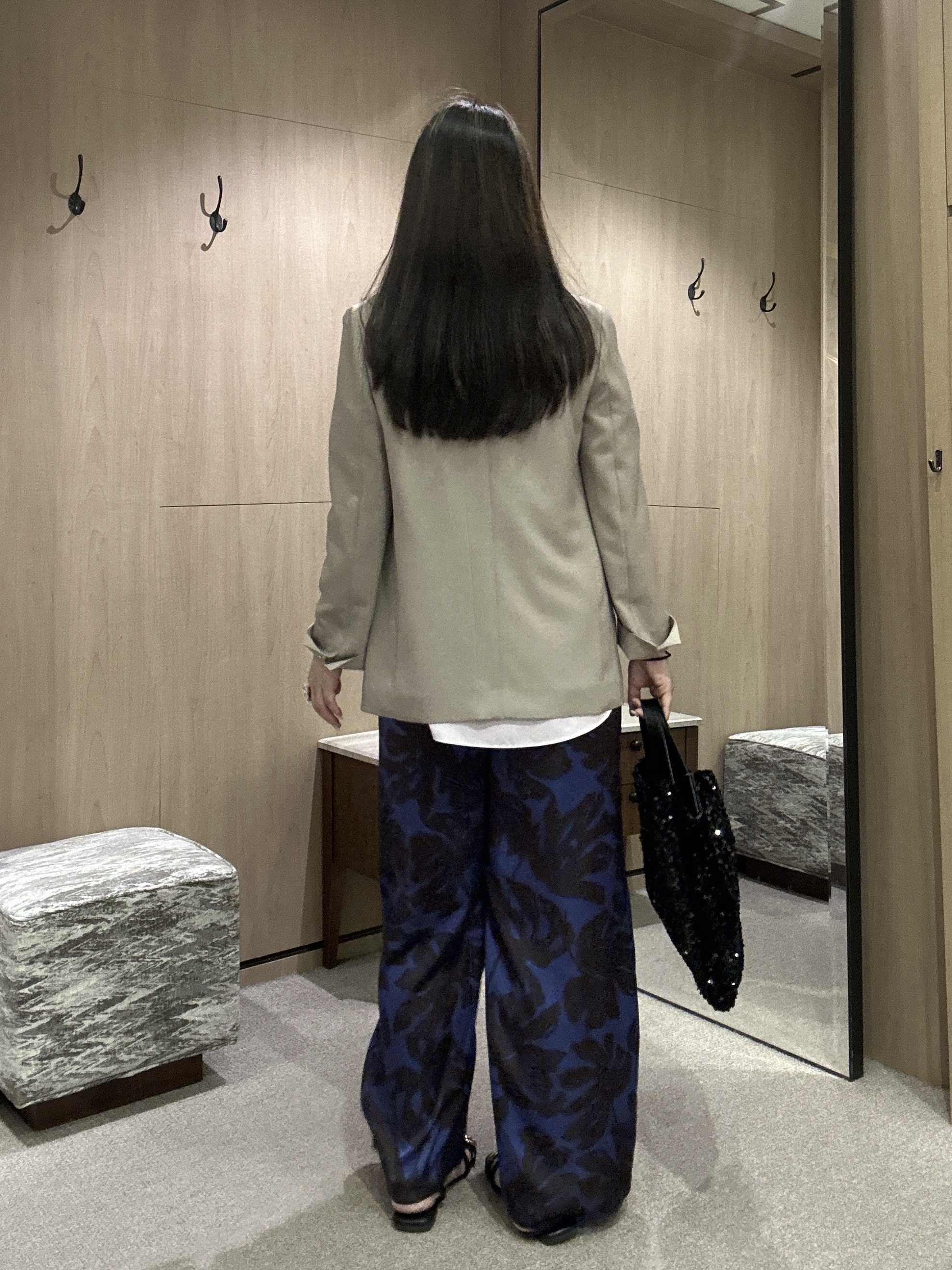 YURIさんの「UNTITLED｜【ウエストゴム/秋映え】リーフプリントワイドパンツ」を使ったコーディネート