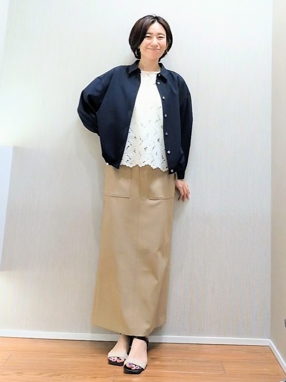 ミズタさんの「UNTITLED｜【秋羽織り/セットアップ可/UVカット】エアリークールドロストシャツ」を使ったコーディネート