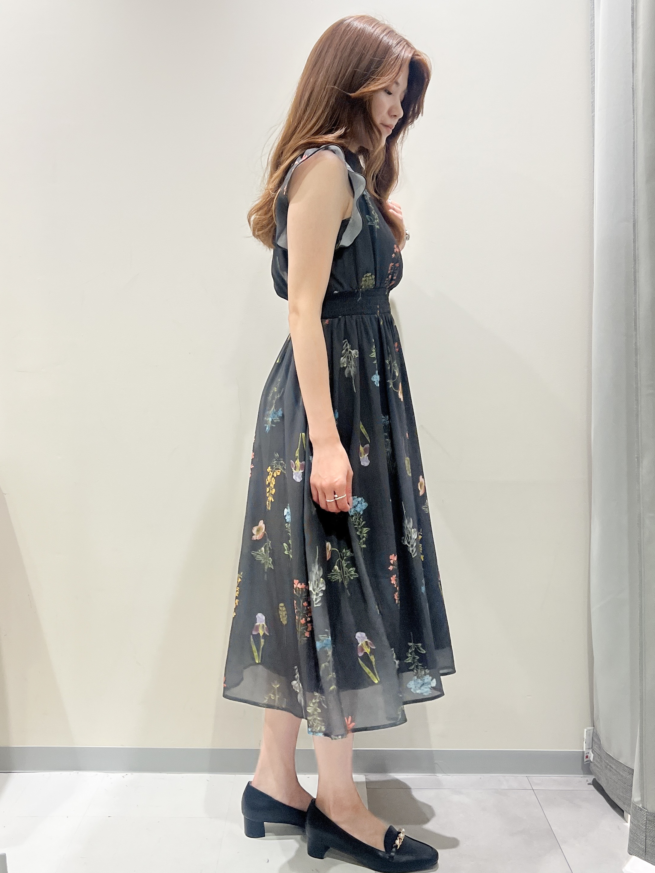 nanaさんの「index｜【マツコの知らない世界で紹介】ボタニカルフレアワンピース《洗濯機OK》」を使ったコーディネート