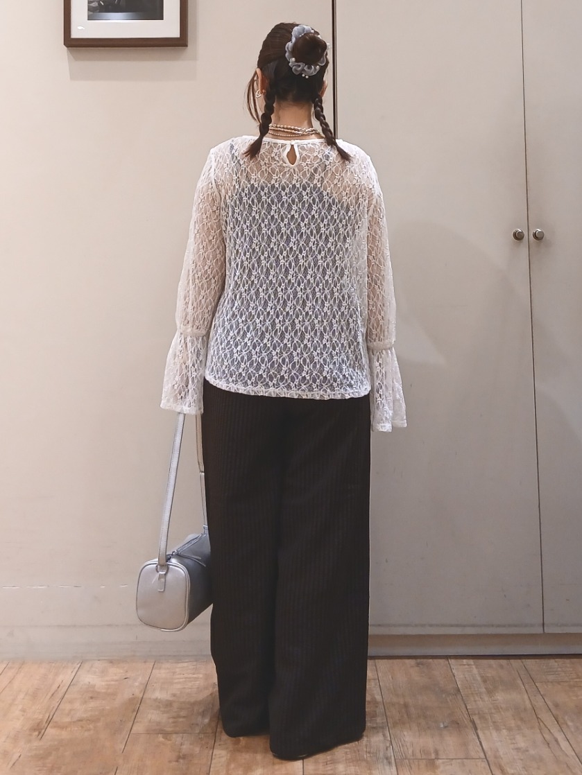 Riranさんの「SHOO･LA･RUE｜レースで華やかに映える 旬な透け感の レースシャーリングトップス」を使ったコーディネート