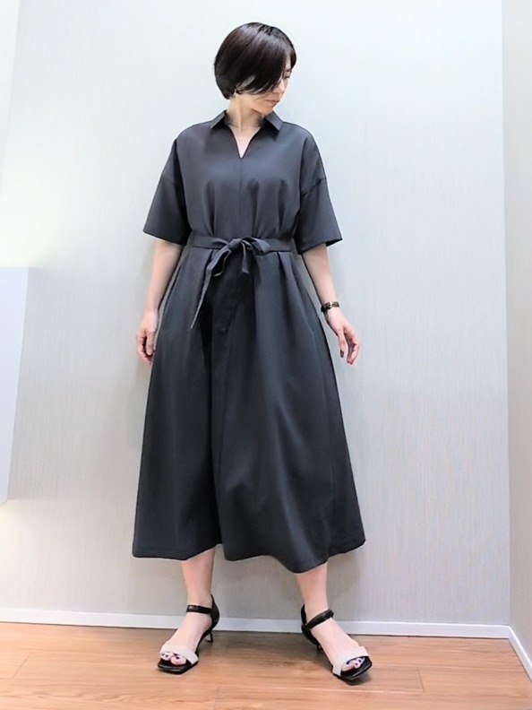 ミズタさんの「UNTITLED｜【初秋も活躍/UVカット/接触冷感】エアリークールワンピース」を使ったコーディネート