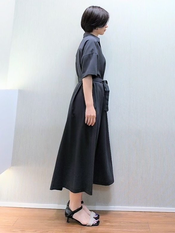 ミズタさんの「UNTITLED｜【初秋も活躍/UVカット/接触冷感】エアリークールワンピース」を使ったコーディネート