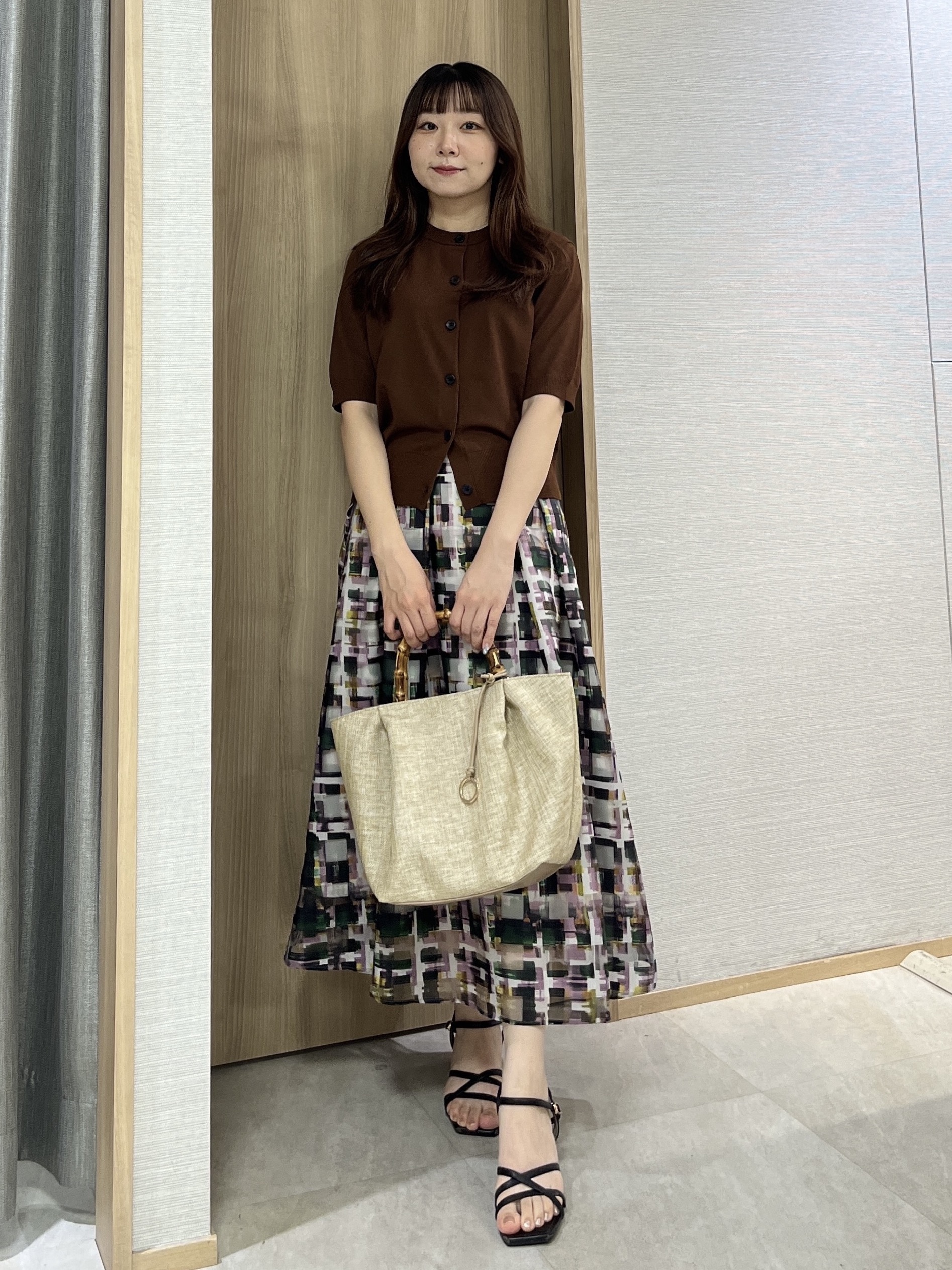 KAHOさんの「UNTITLED｜【すっきり秋羽織り/前開きボタン】ドライタッチ5分袖カーディガン」を使ったコーディネート