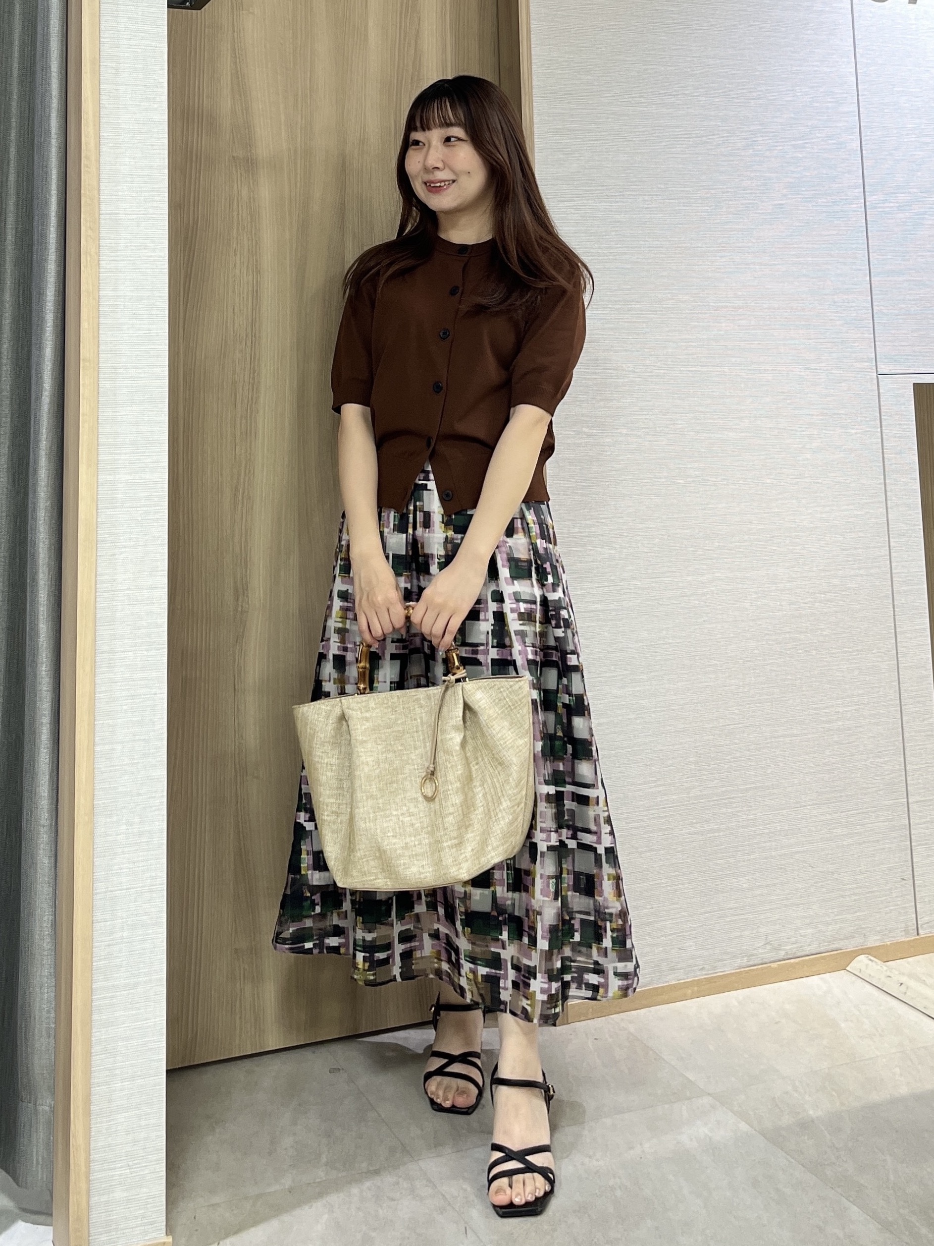 KAHOさんの「UNTITLED｜【すっきり秋羽織り/前開きボタン】ドライタッチ5分袖カーディガン」を使ったコーディネート