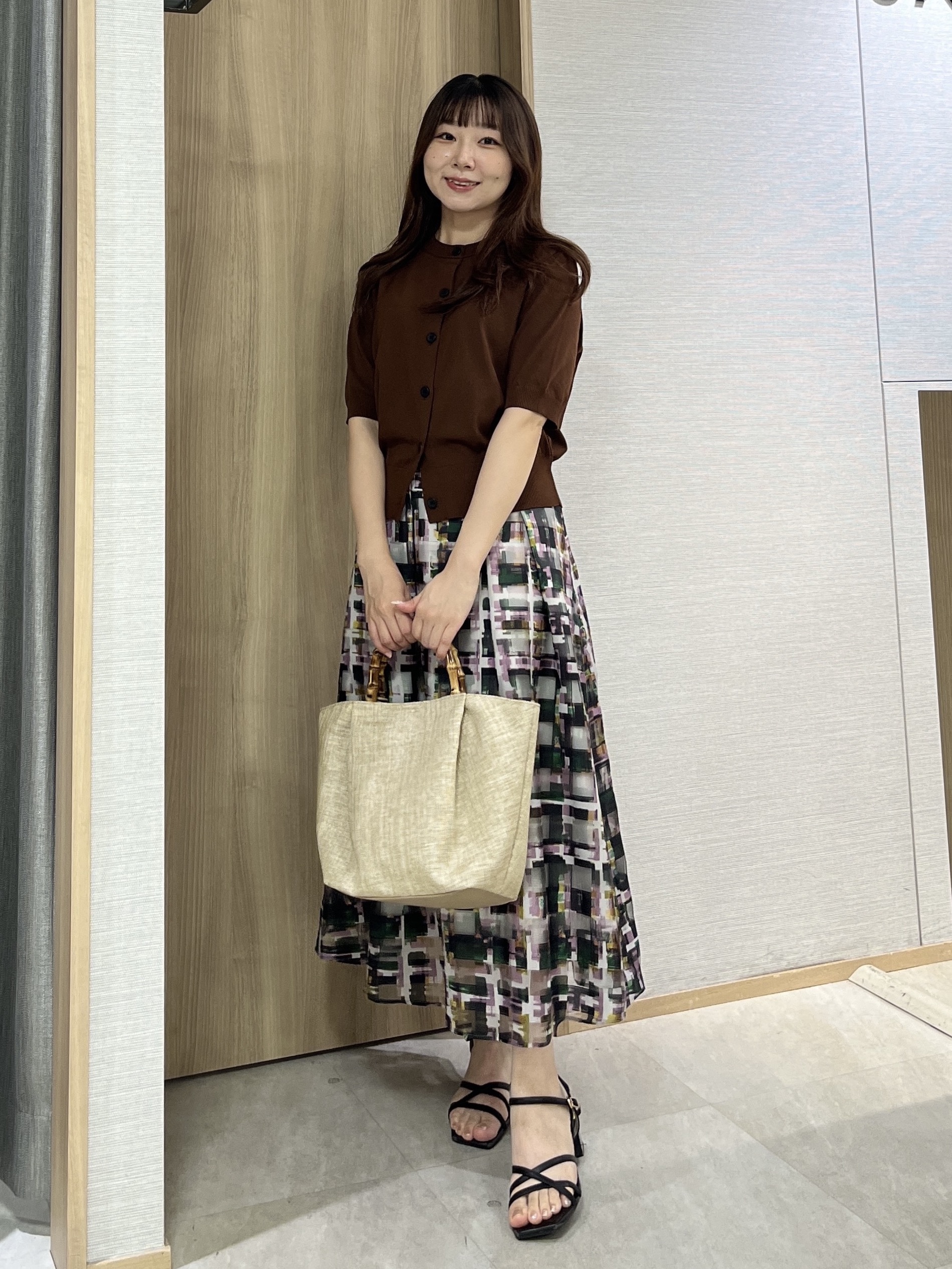KAHOさんの「UNTITLED｜【すっきり秋羽織り/前開きボタン】ドライタッチ5分袖カーディガン」を使ったコーディネート