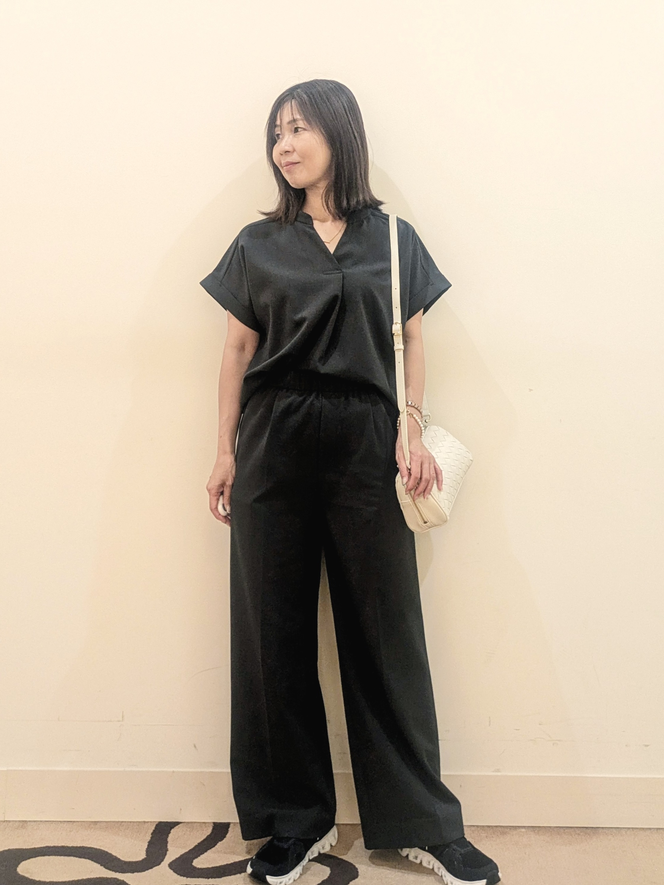 laverさんの「UNTITLED｜【残暑も快適/セットアップ可/接触冷感】エアリークールブラウス」を使ったコーディネート