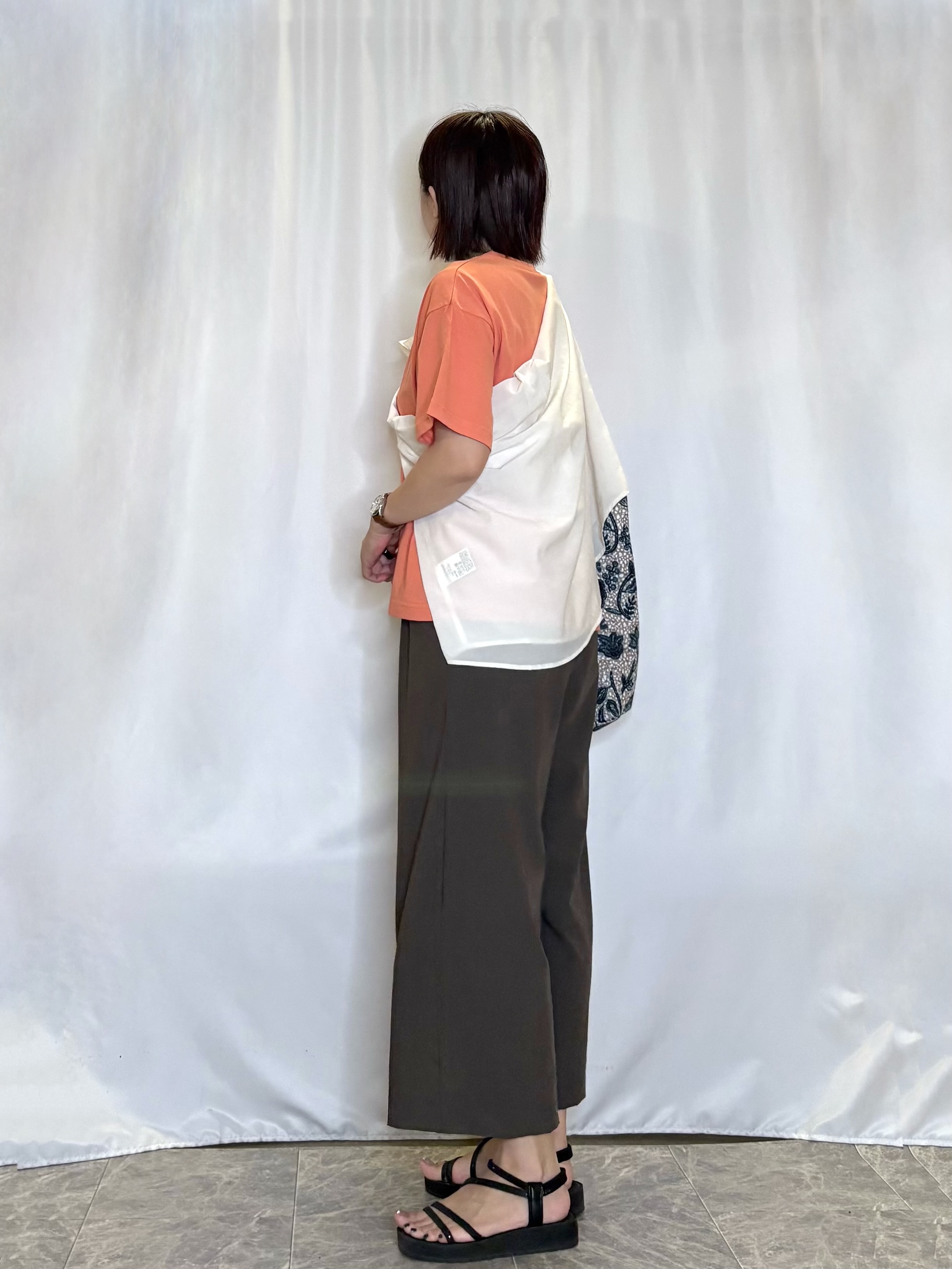 ネリさんの「SHOO･LA･RUE｜【通気性〇/S-LL/洗濯機可】羽織にも使いやすい きちんとベーシックシャツ」を使ったコーディネート