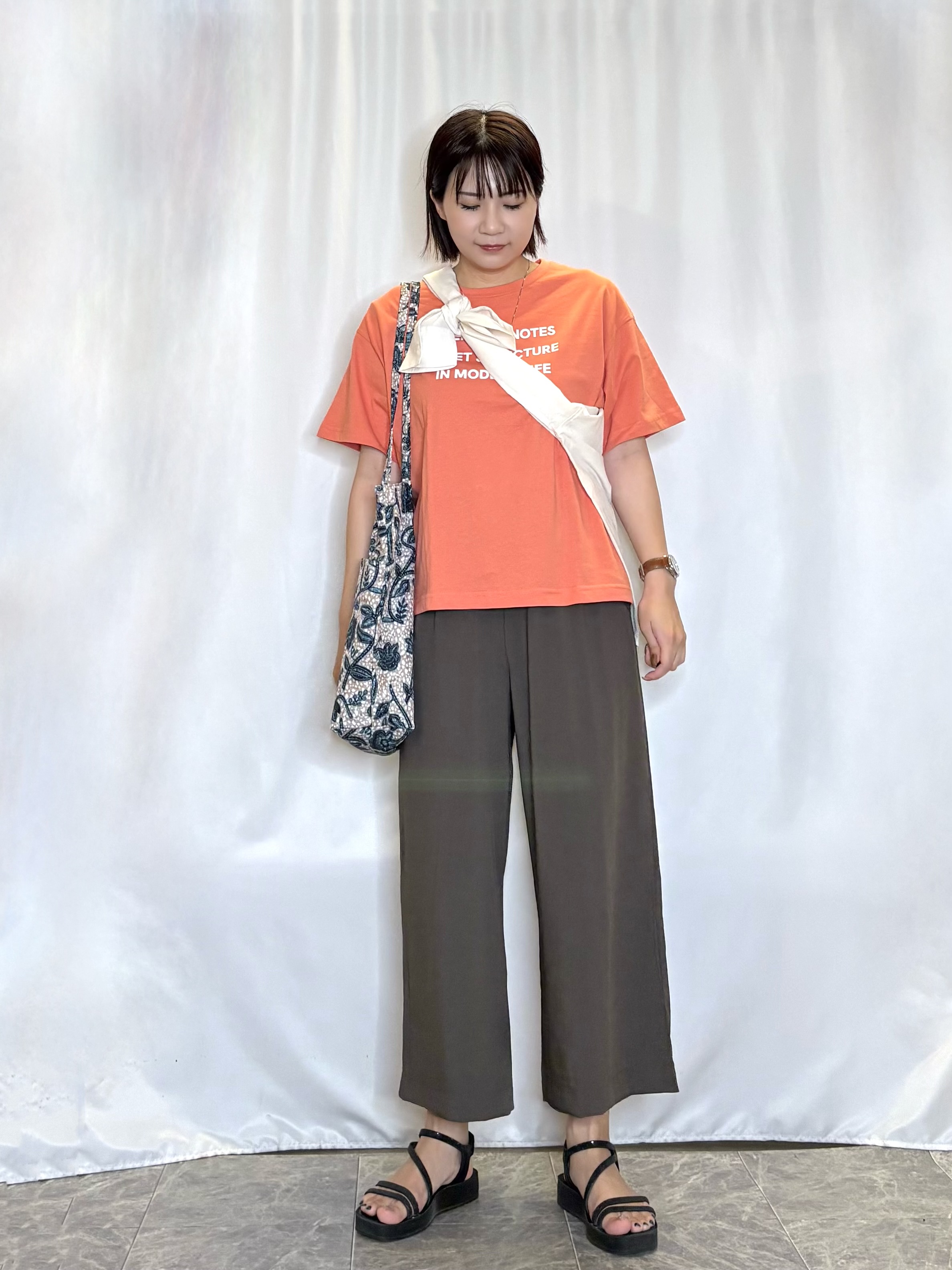 ネリさんの「SHOO･LA･RUE｜【通気性〇/S-LL/洗濯機可】羽織にも使いやすい きちんとベーシックシャツ」を使ったコーディネート