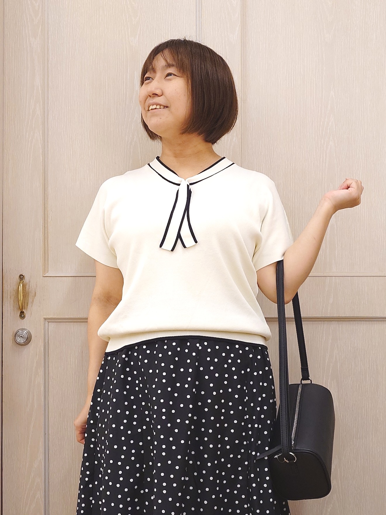とろろさんの「SHOO･LA･RUE｜【高レビュー/毎日洗える/UV】二の腕も隠せる 配色ボウタイニット」を使ったコーディネート