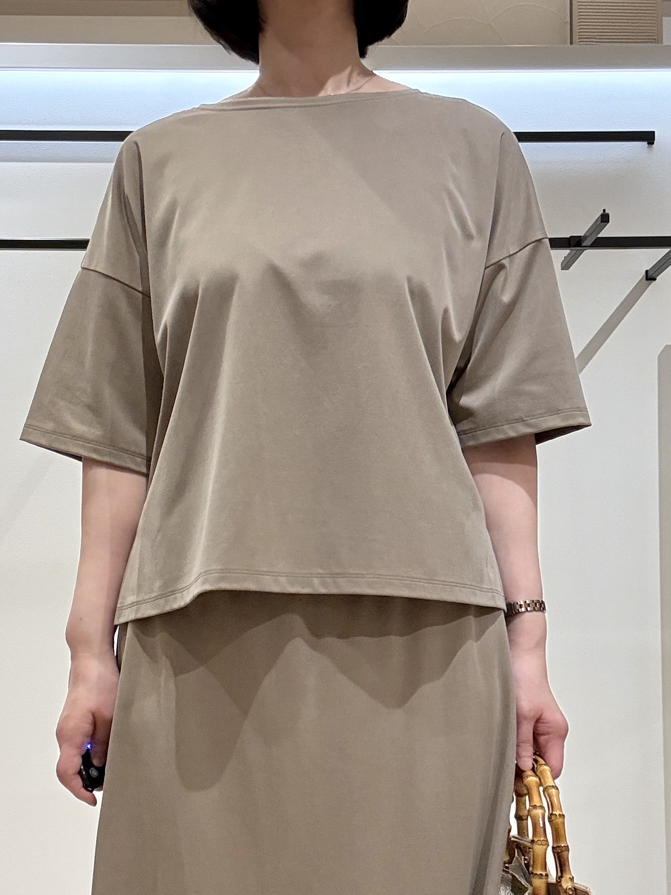yさんの「UNTITLED｜【きれいめTシャツ/セットアップ可】ヴィンテージライクプルオーバー」を使ったコーディネート