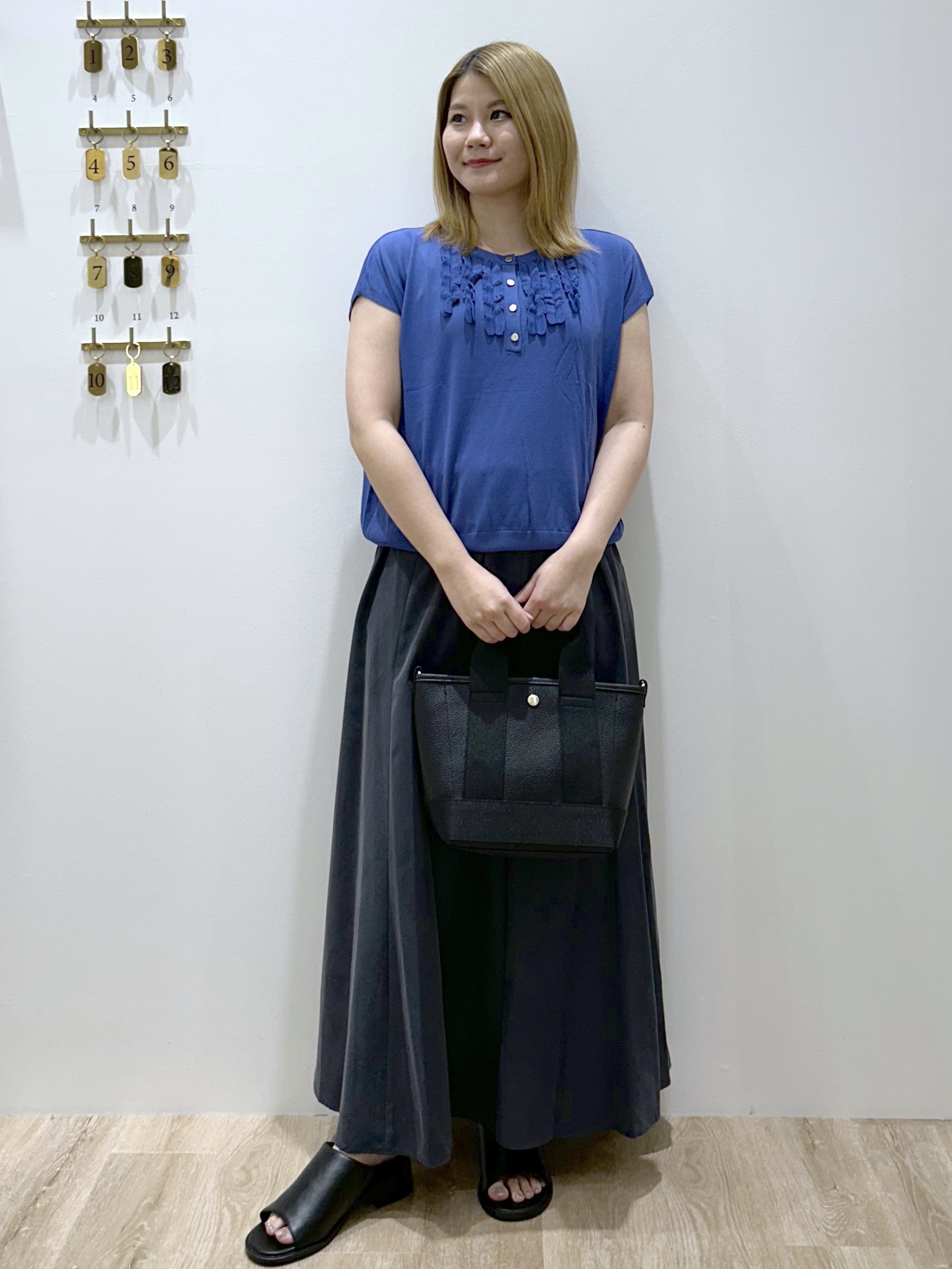 suzukaさんの「OPAQUE.CLIP｜【UV】フリルフレンチスリーブニット《接触冷感／洗濯機OK》」を使ったコーディネート