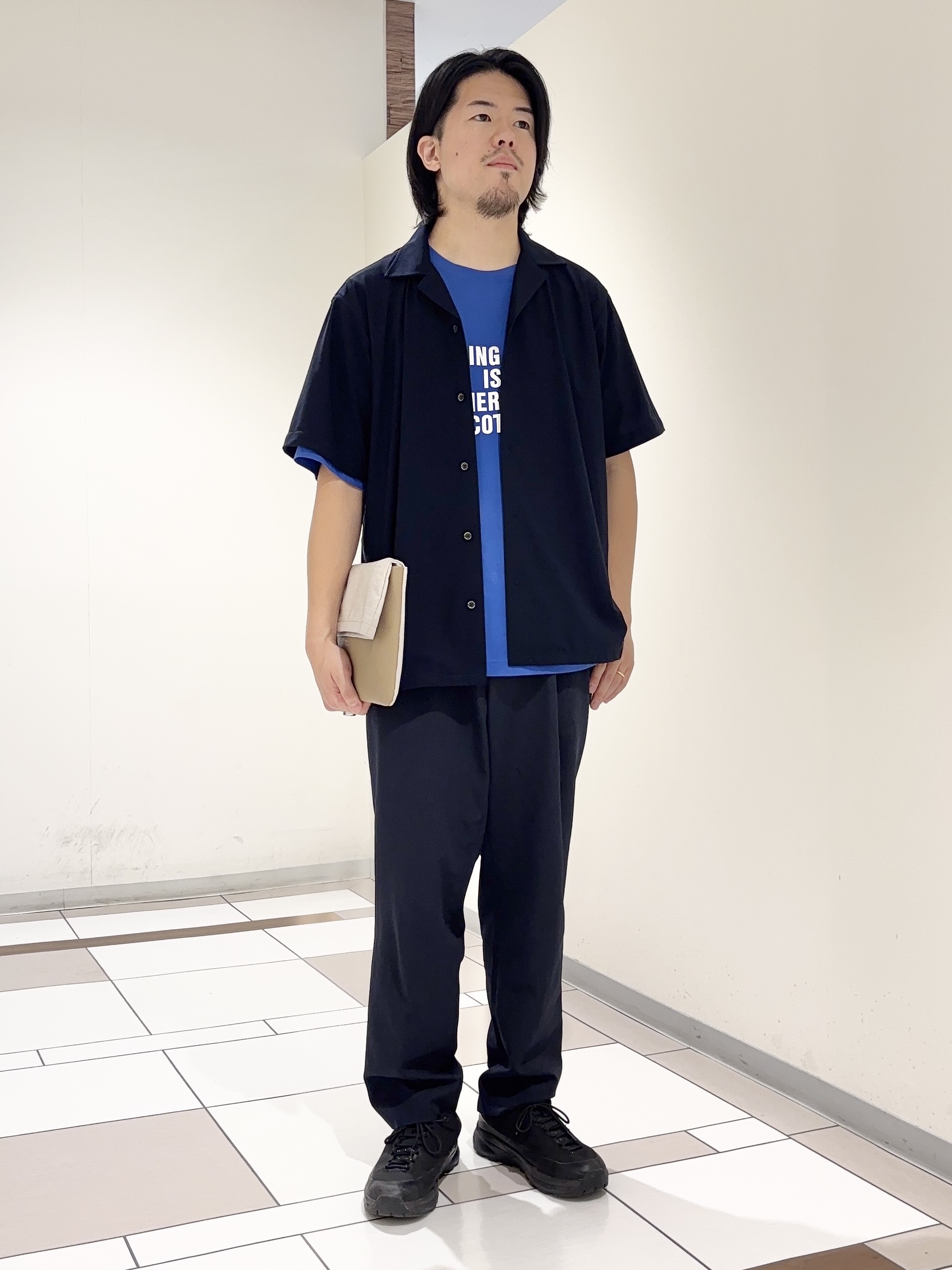 及川さんの「TAKEO KIKUCHI｜【通気性】AIRTOOL LIGHT オープンカラー半袖シャツ」を使ったコーディネート