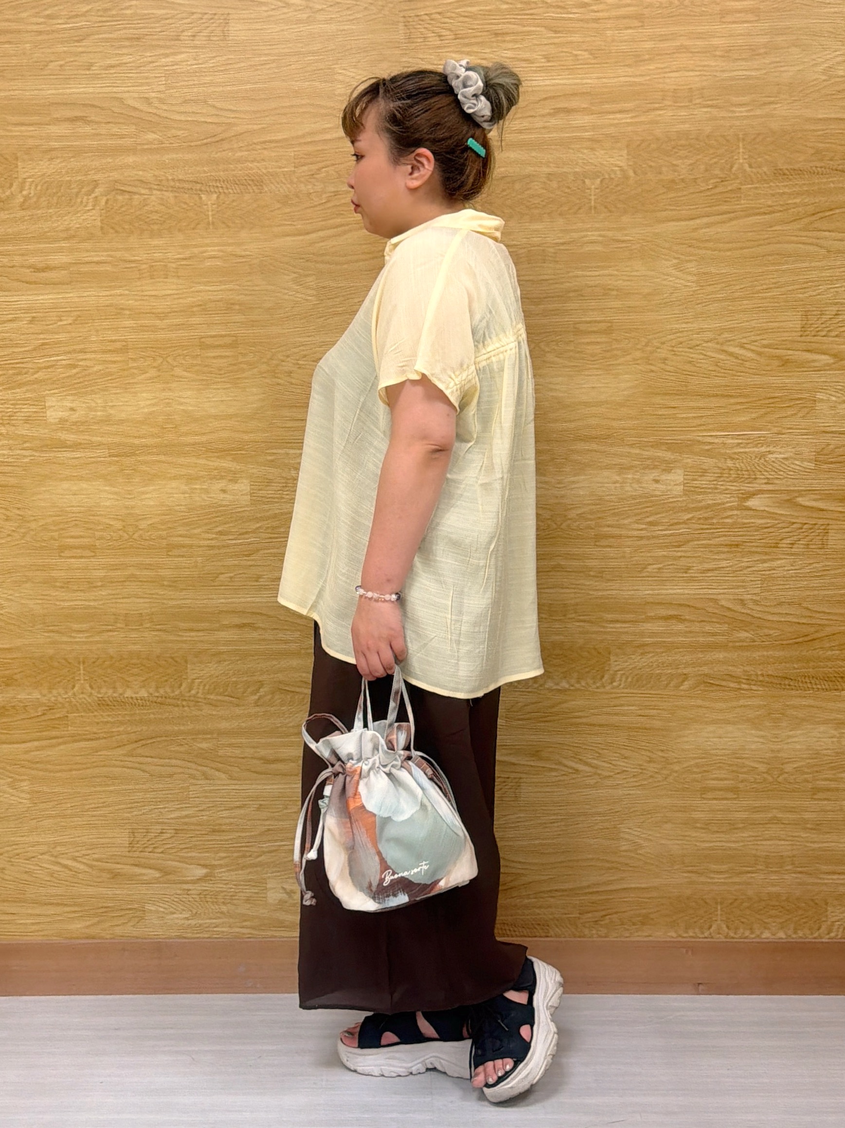 ぁむさんの「SHOO･LA･RUE｜【UV/洗濯機可】ほんのりシアーで上品な バックギャザーブラウス」を使ったコーディネート