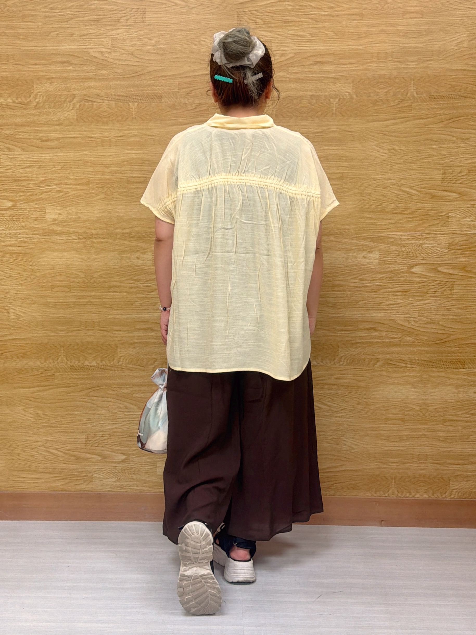ぁむさんの「SHOO･LA･RUE｜【UV/洗濯機可】ほんのりシアーで上品な バックギャザーブラウス」を使ったコーディネート